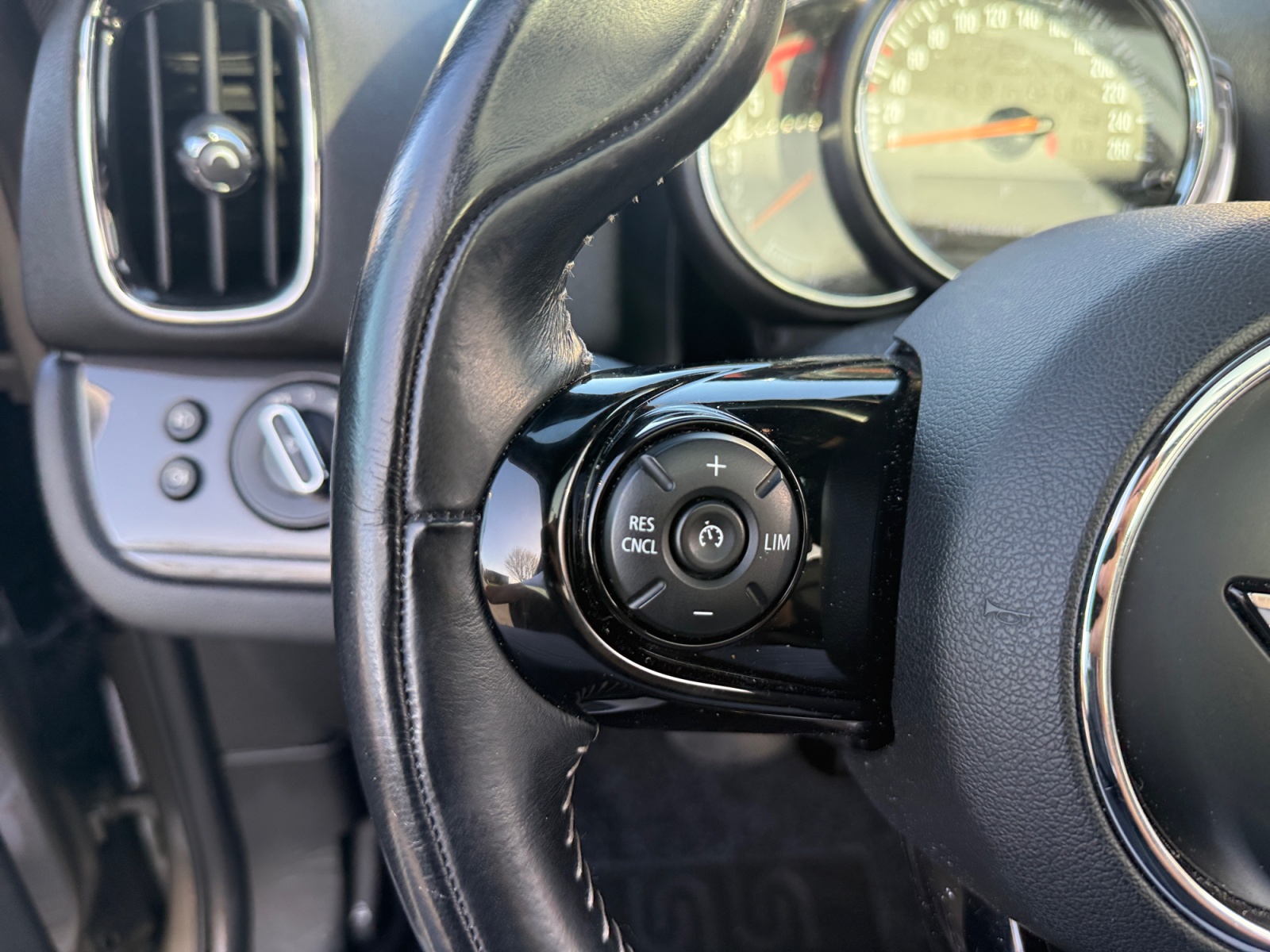 Mini Countryman 19