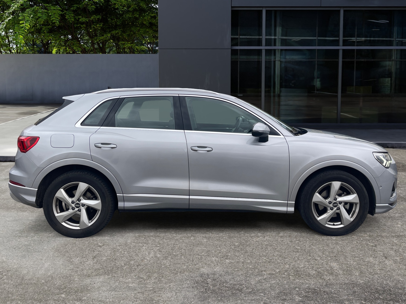 Audi Q3 5