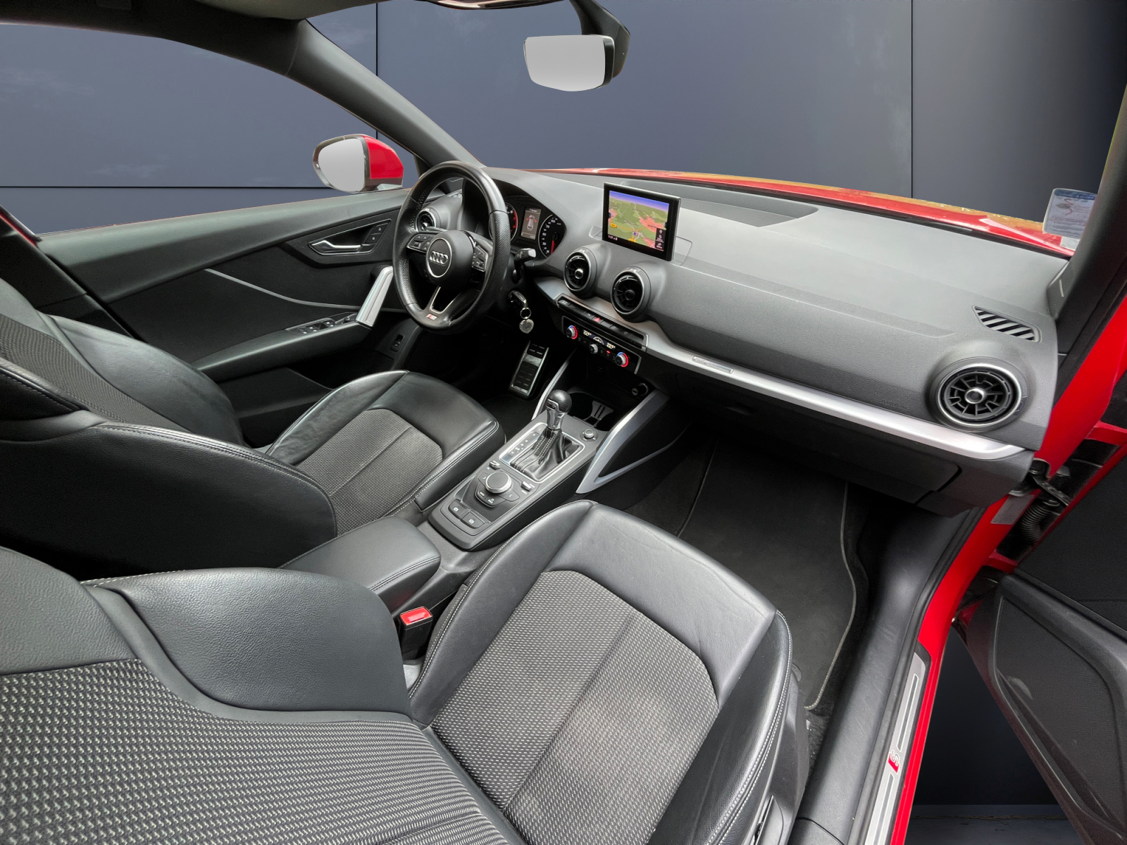 Audi Q2 12