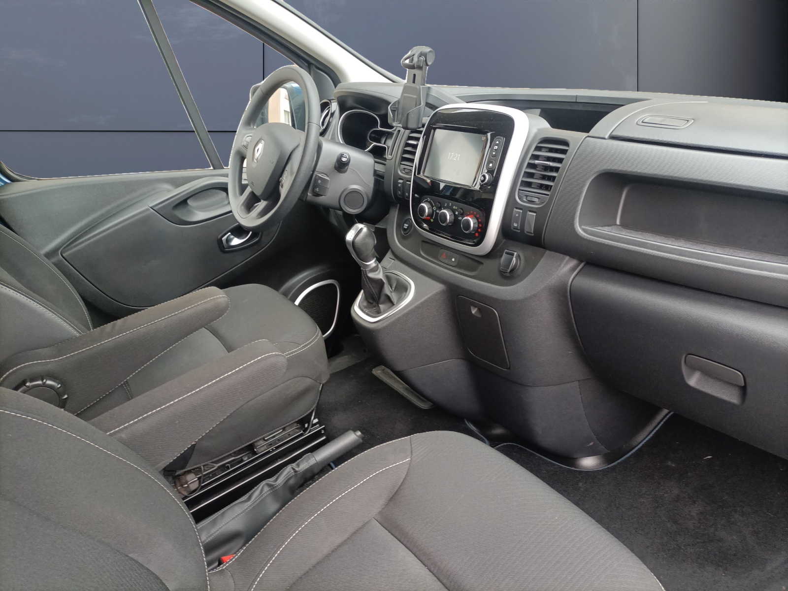 Renault Trafic Vu 12