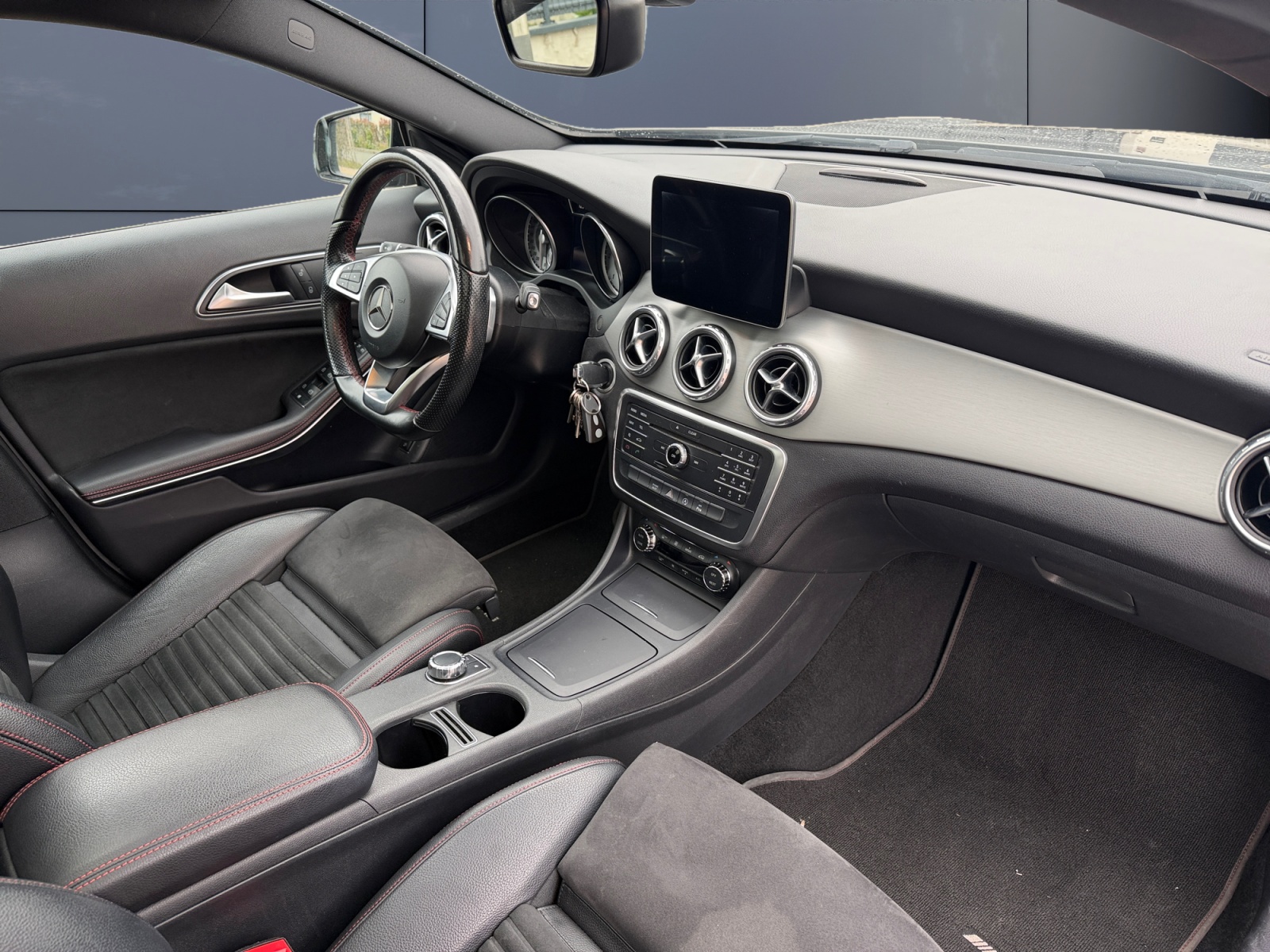 Mercedes-Benz Gla 12