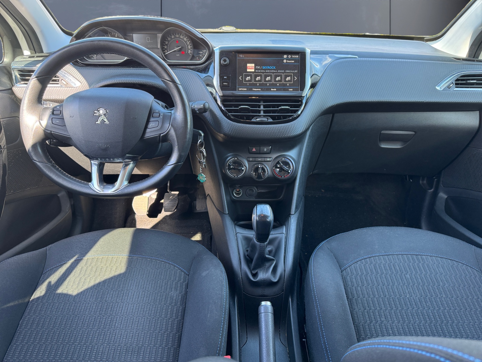 Peugeot 208 14