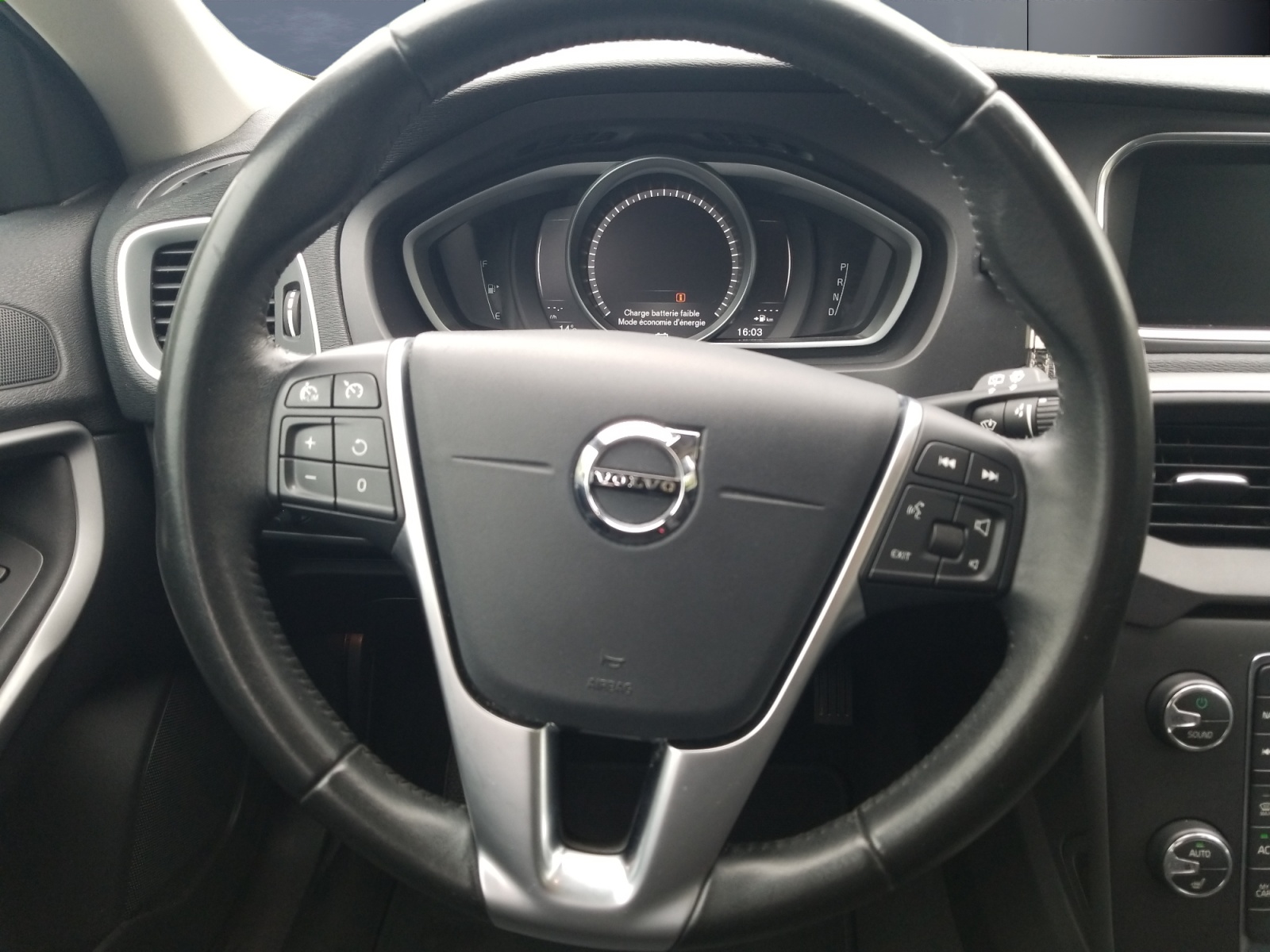 Volvo V40 15