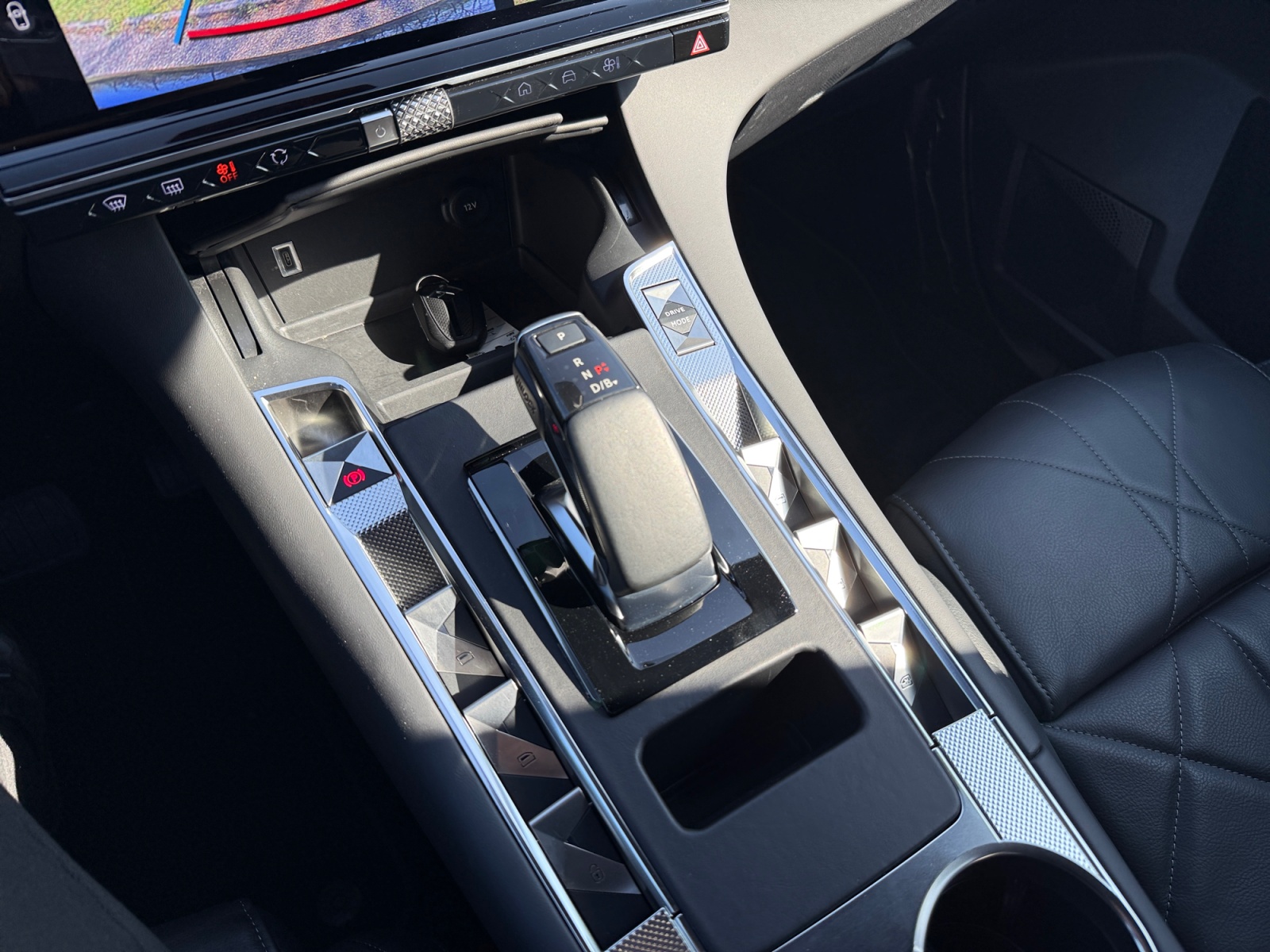 Ds Automobiles Ds 7 18