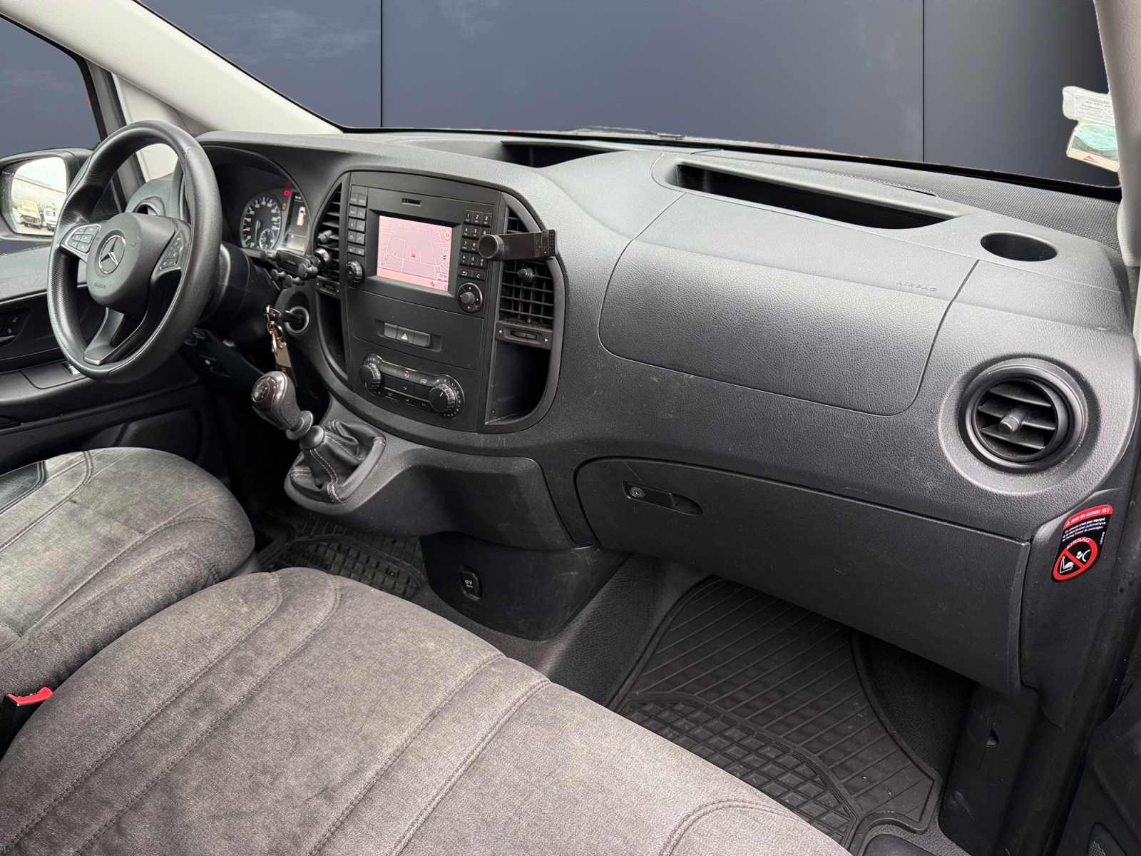 Mercedes-Benz Vito Vu 12