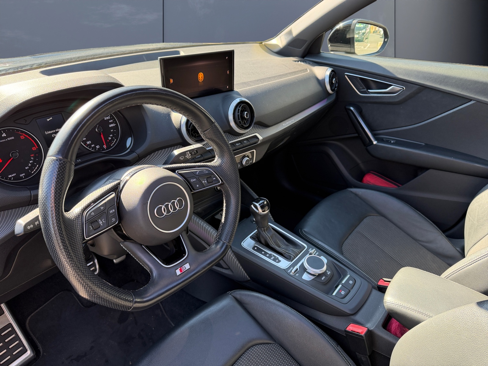 Audi Q2 8