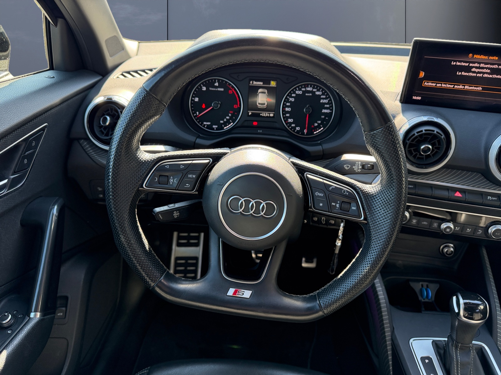 Audi Q2 15