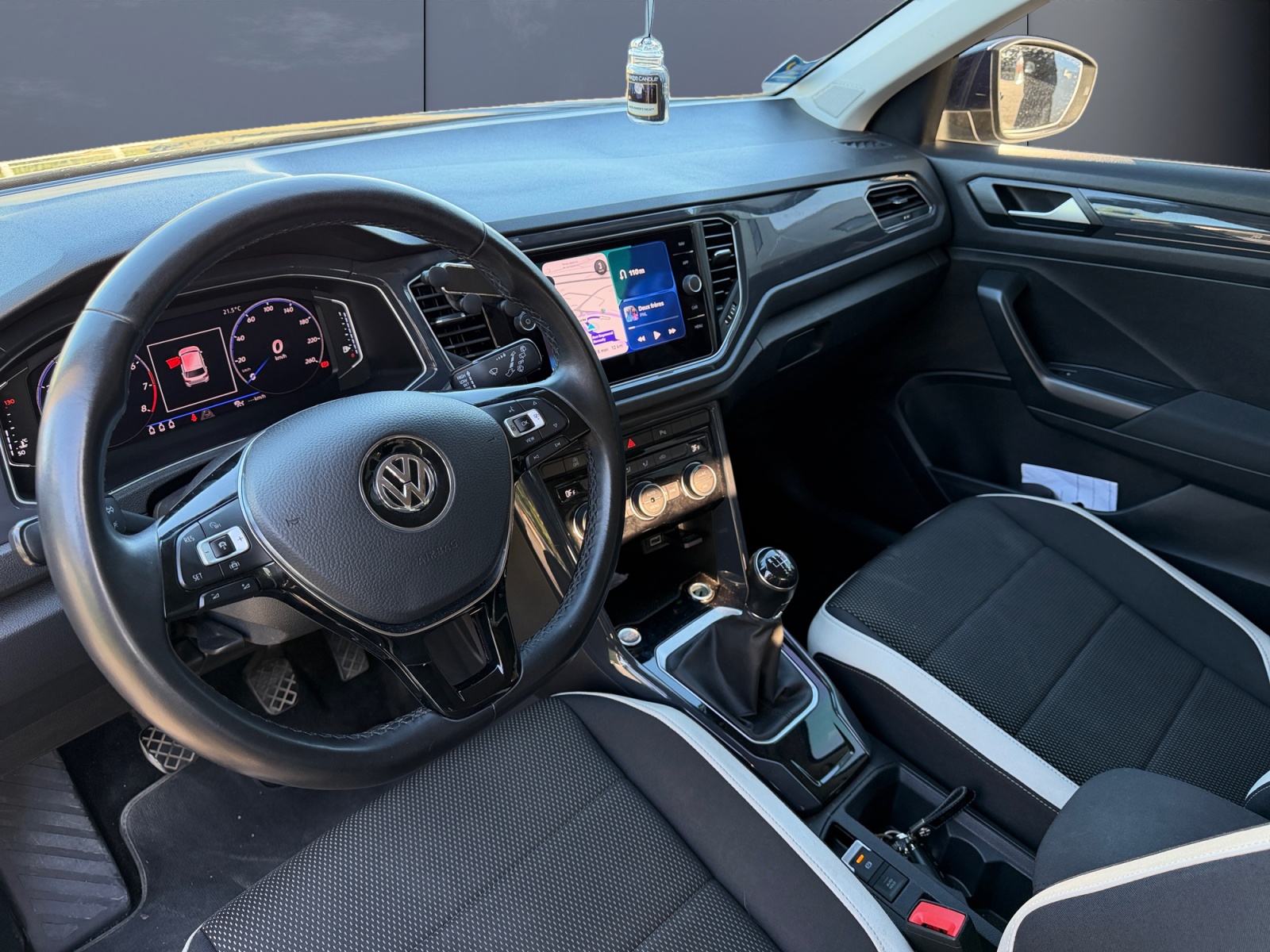 Volkswagen T-Roc 8
