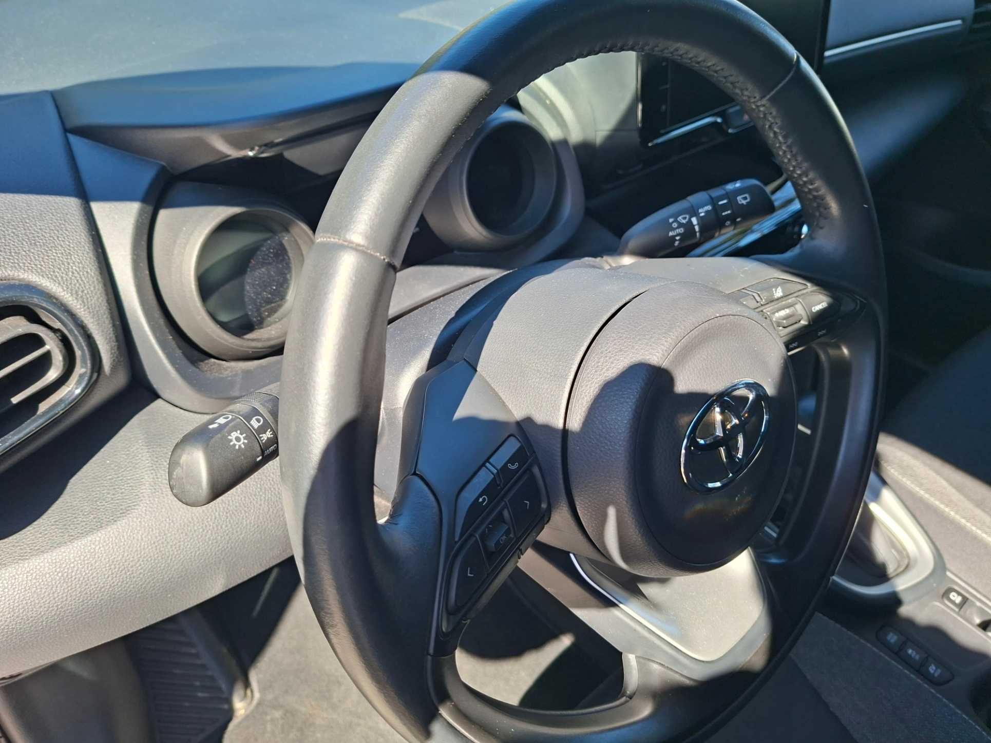 Toyota Yaris 16