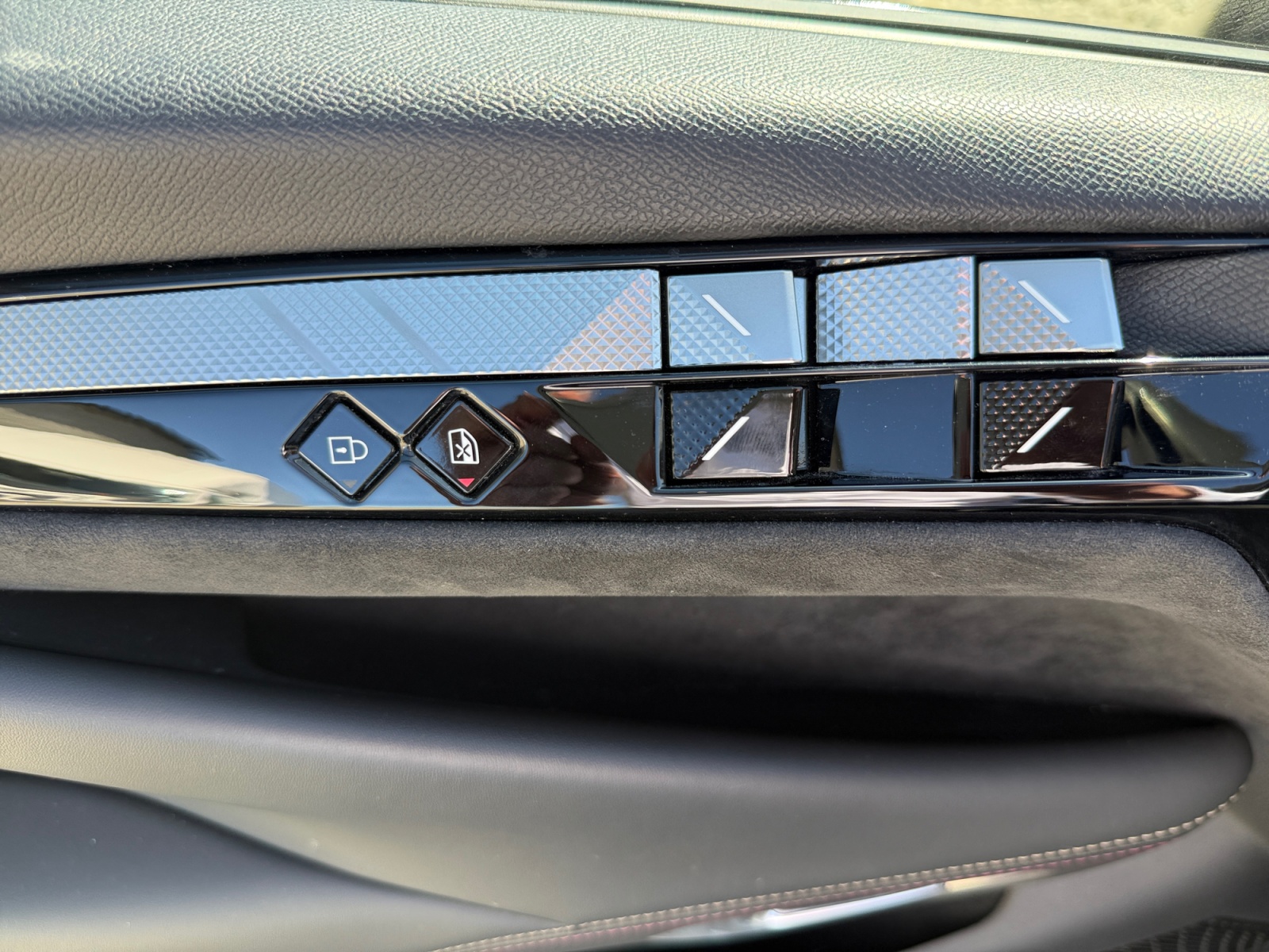 Ds Automobiles Ds 4 22