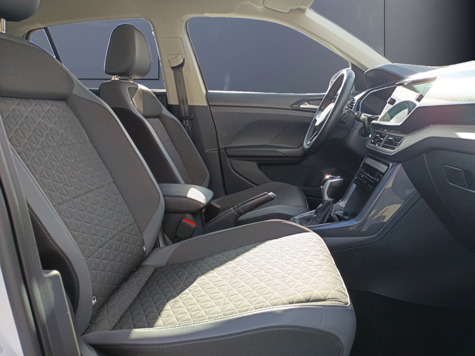 Volkswagen T-Cross 13