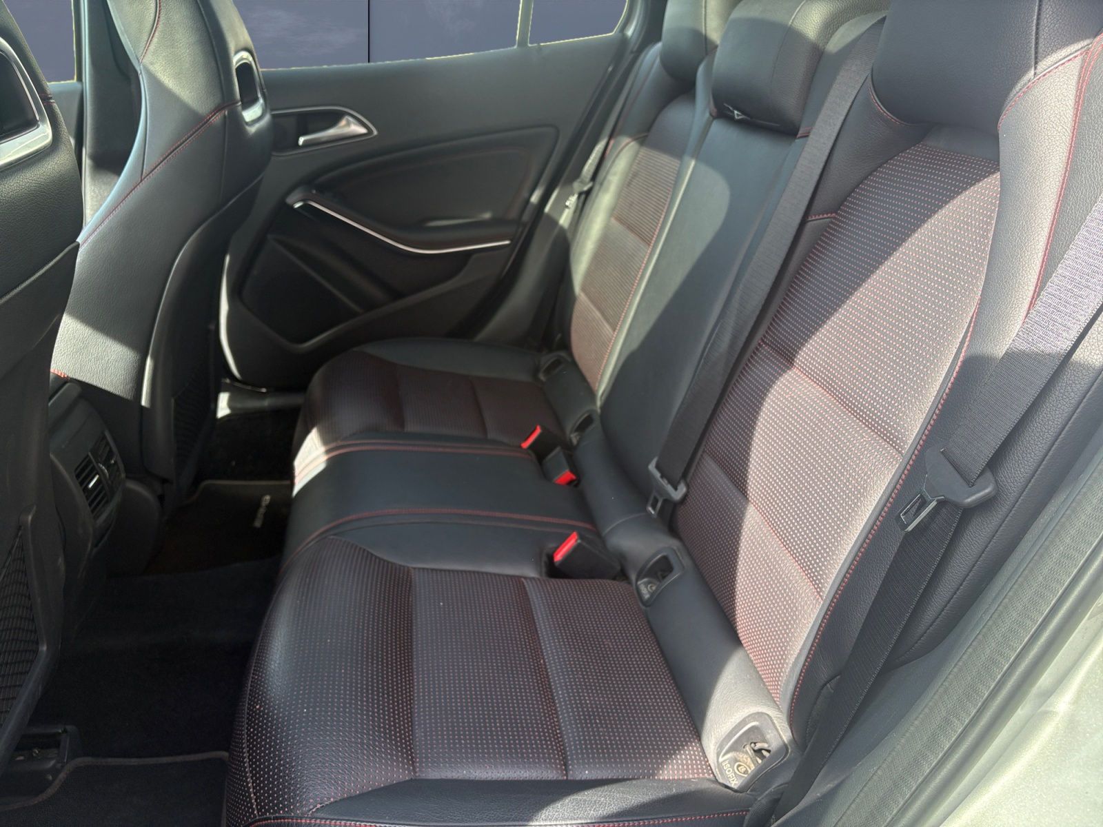 Mercedes-Benz Gla 10