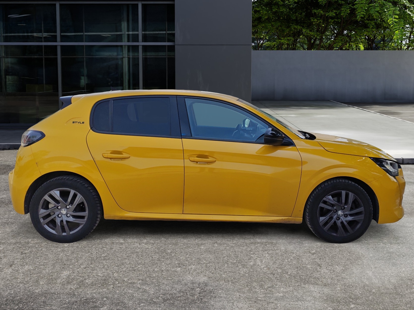 Peugeot 208 5
