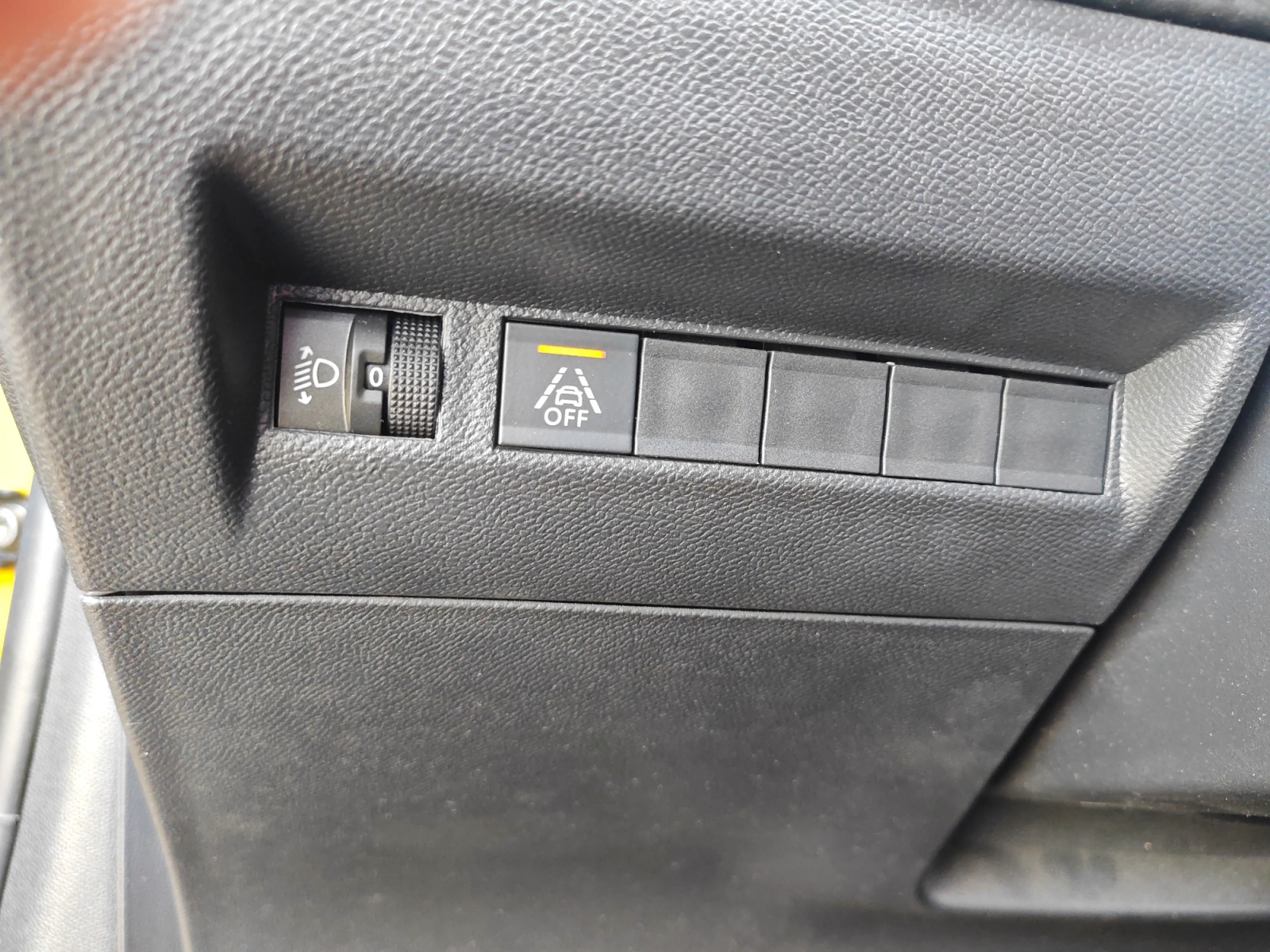 Peugeot 208 18