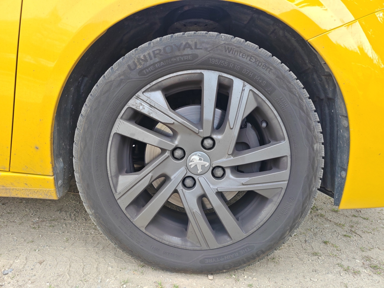 Peugeot 208 27