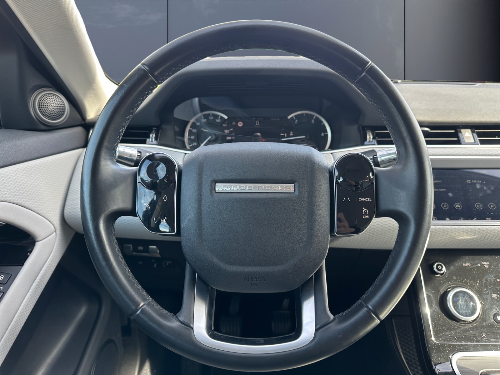 Land Rover Range Rover Evoque 15