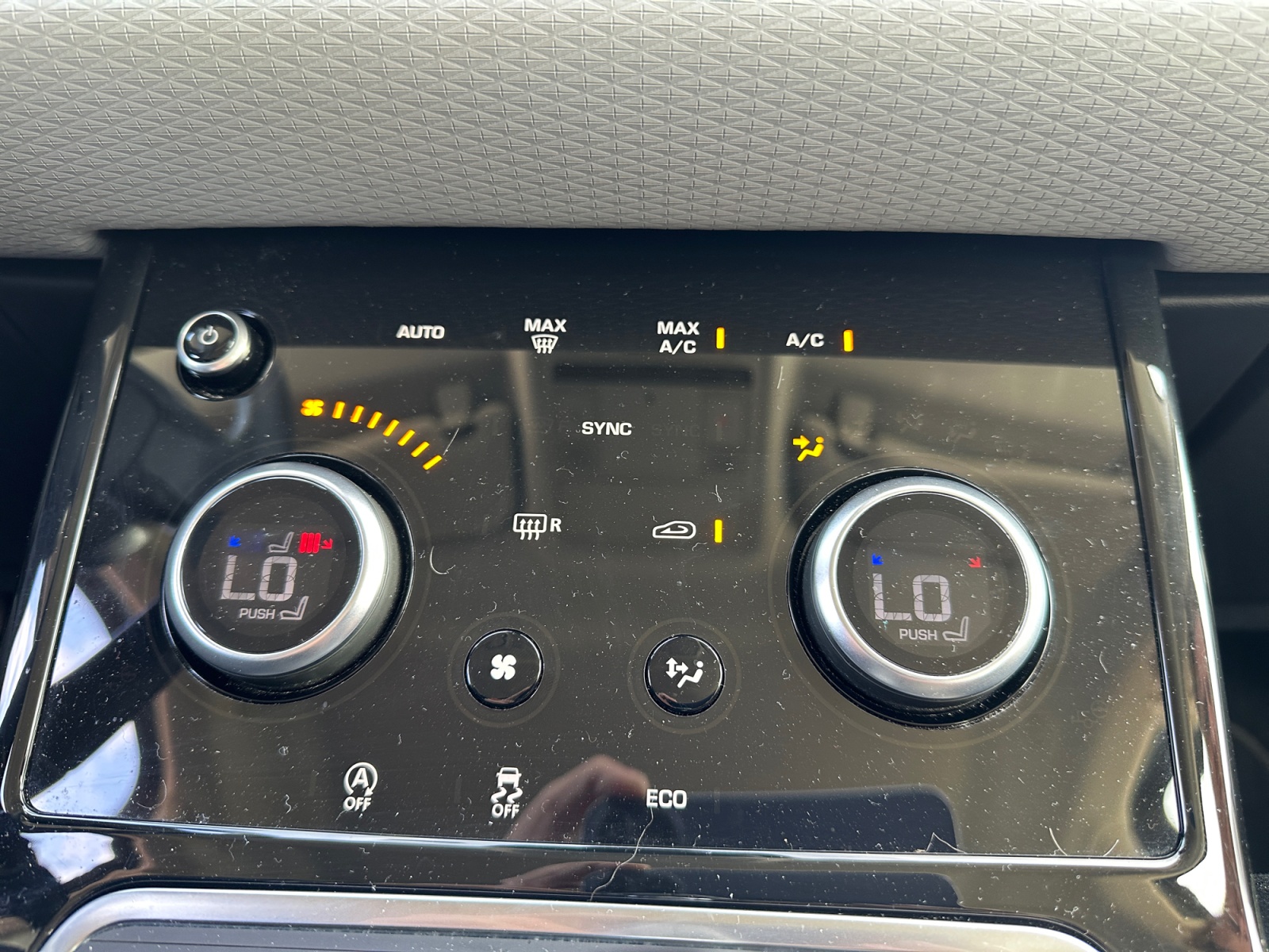 Land Rover Range Rover Evoque 21