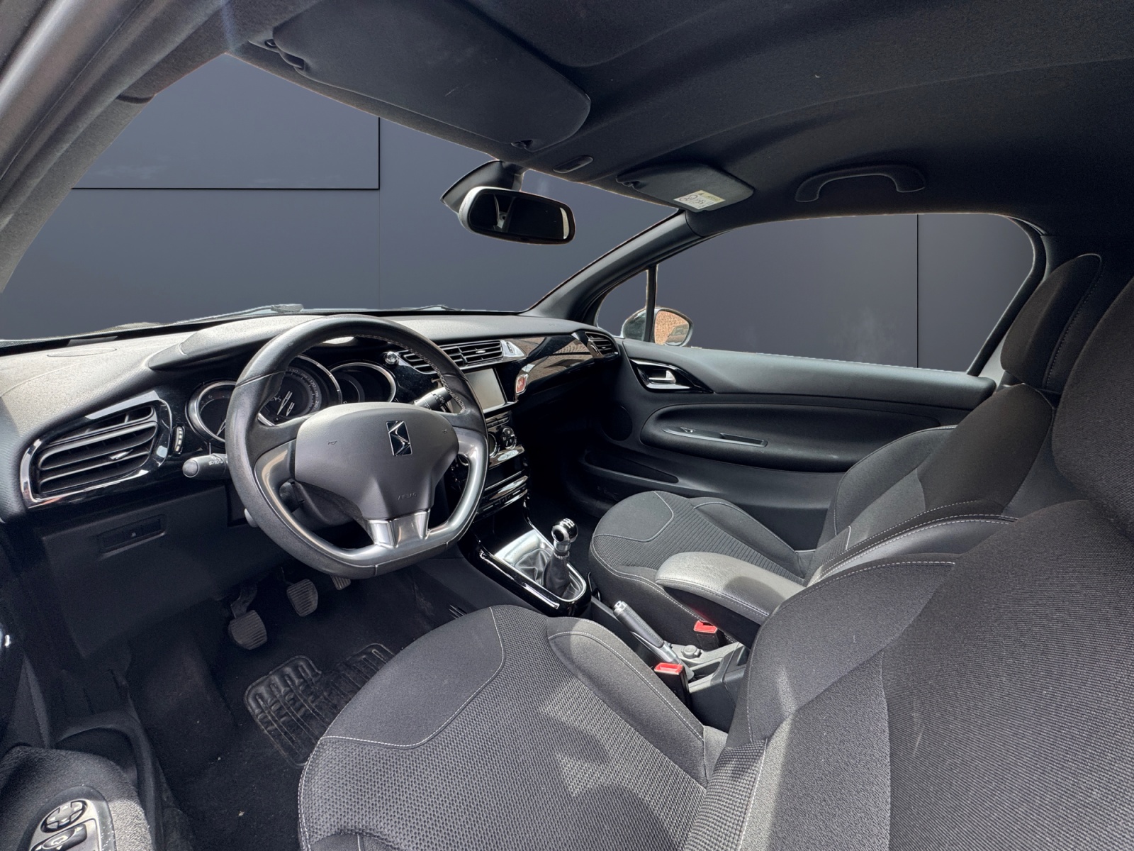 Ds Automobiles Ds3 8