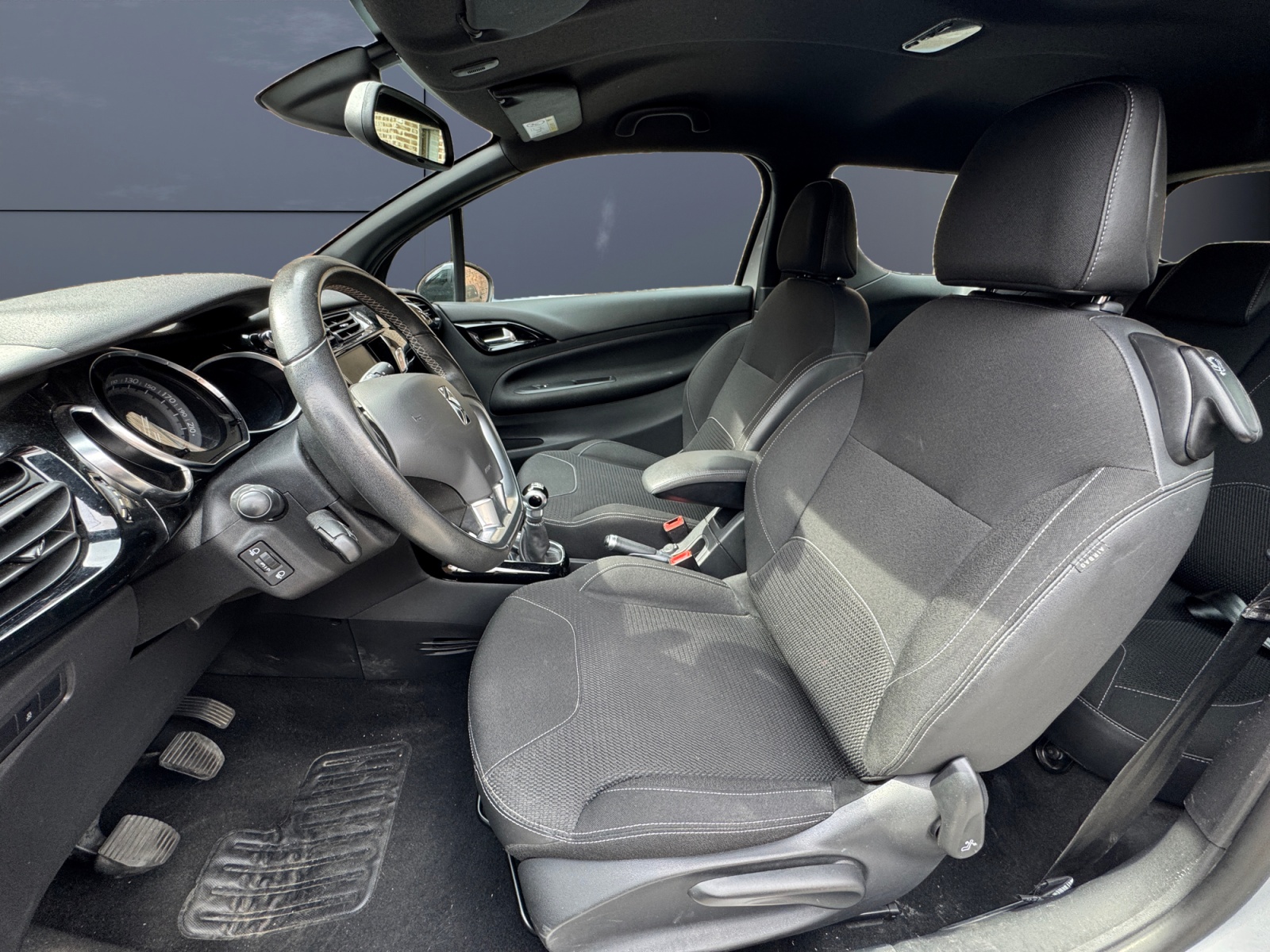 Ds Automobiles Ds3 9