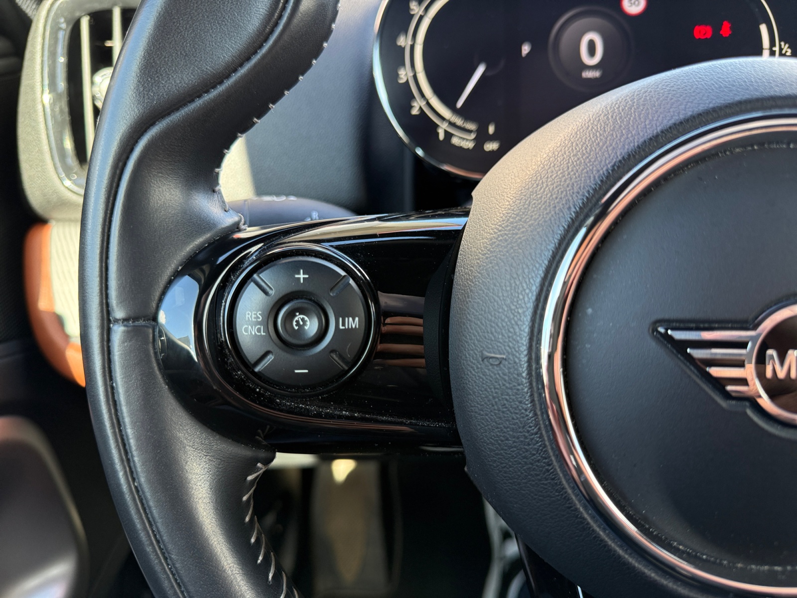 Mini Countryman 22