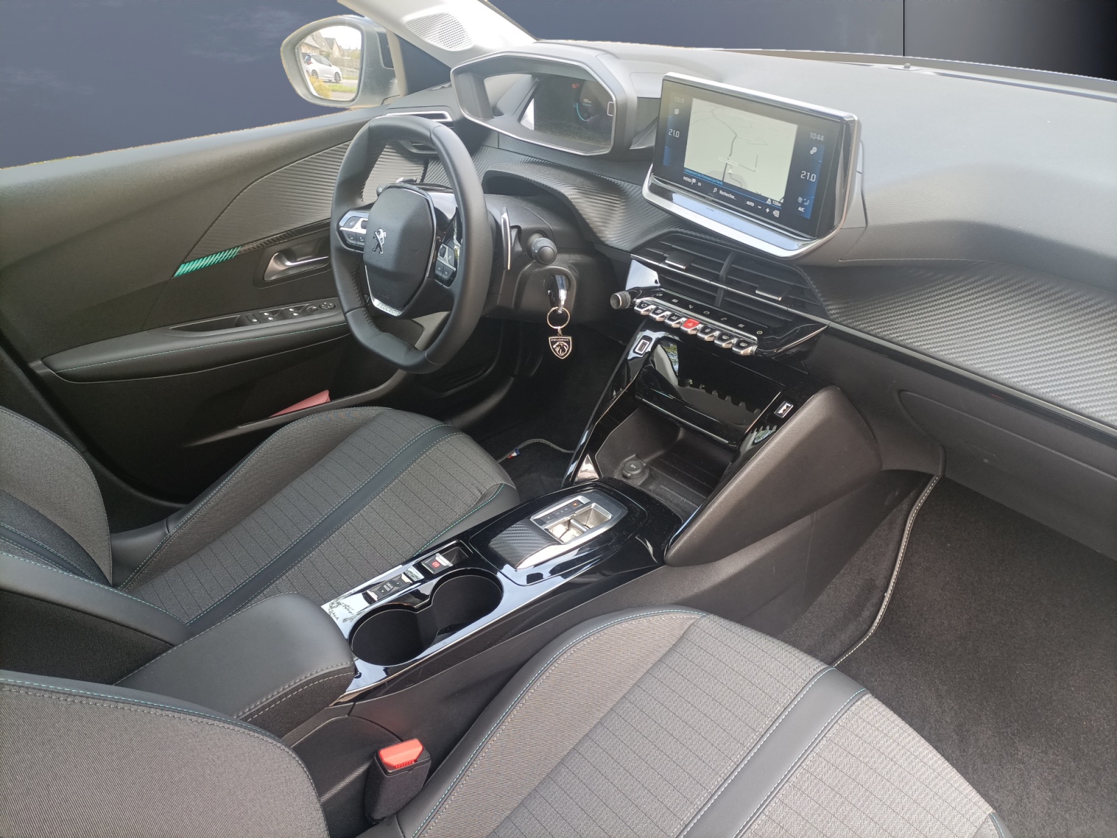 Peugeot 208 12