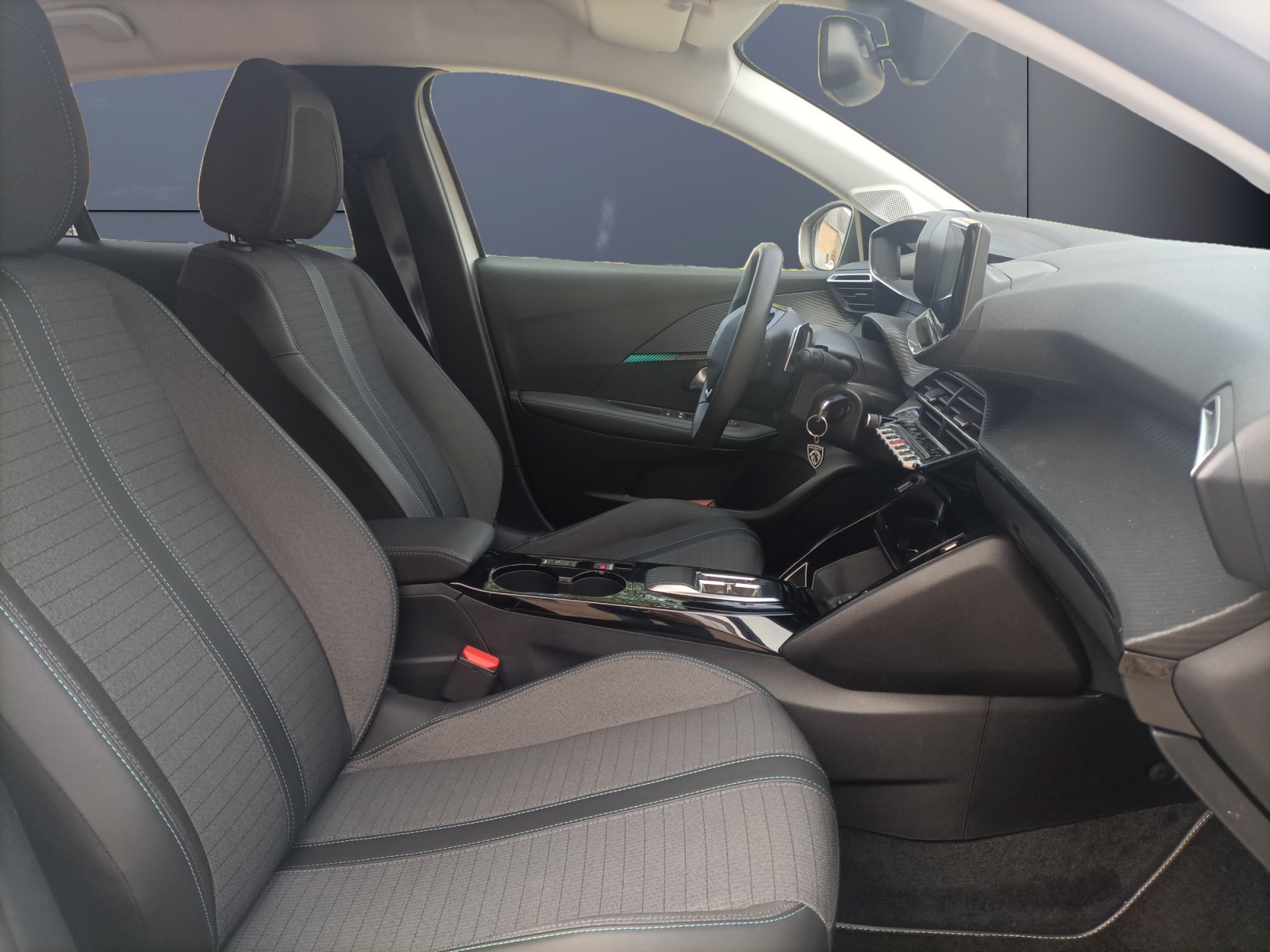 Peugeot 208 13