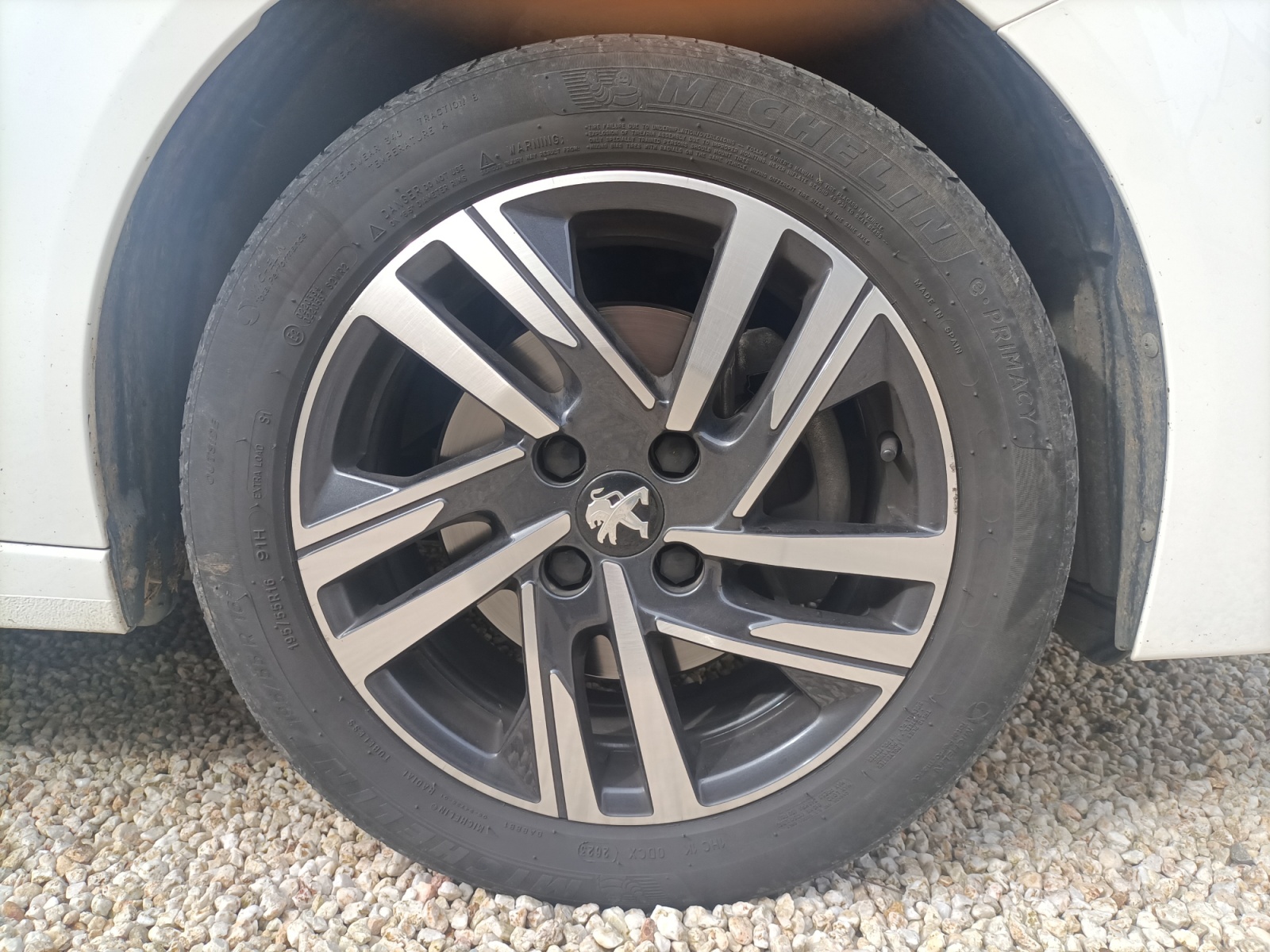 Peugeot 208 18