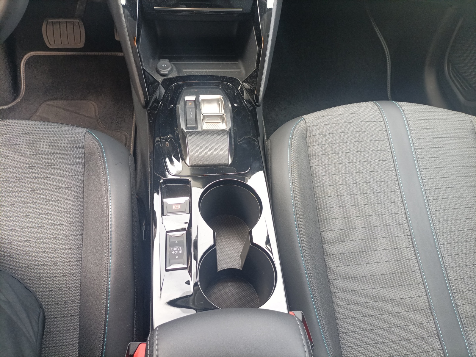 Peugeot 208 21