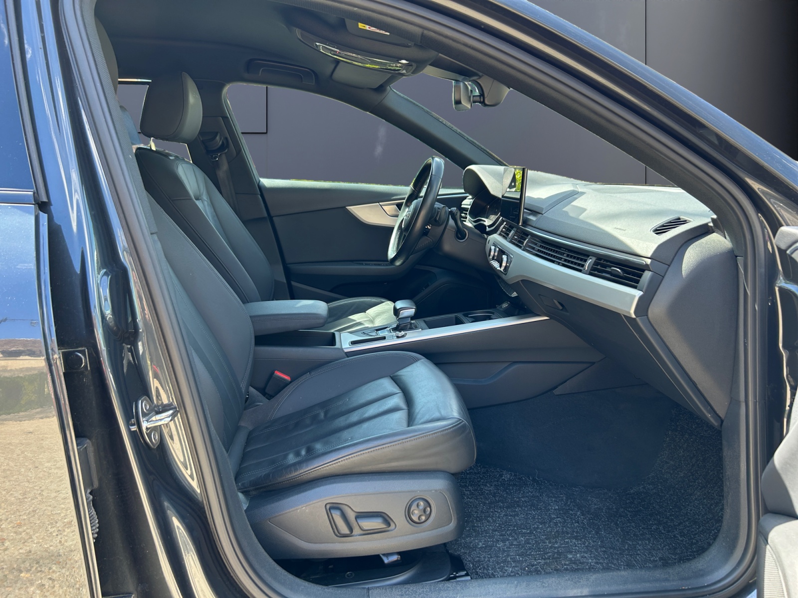 Audi A4 13