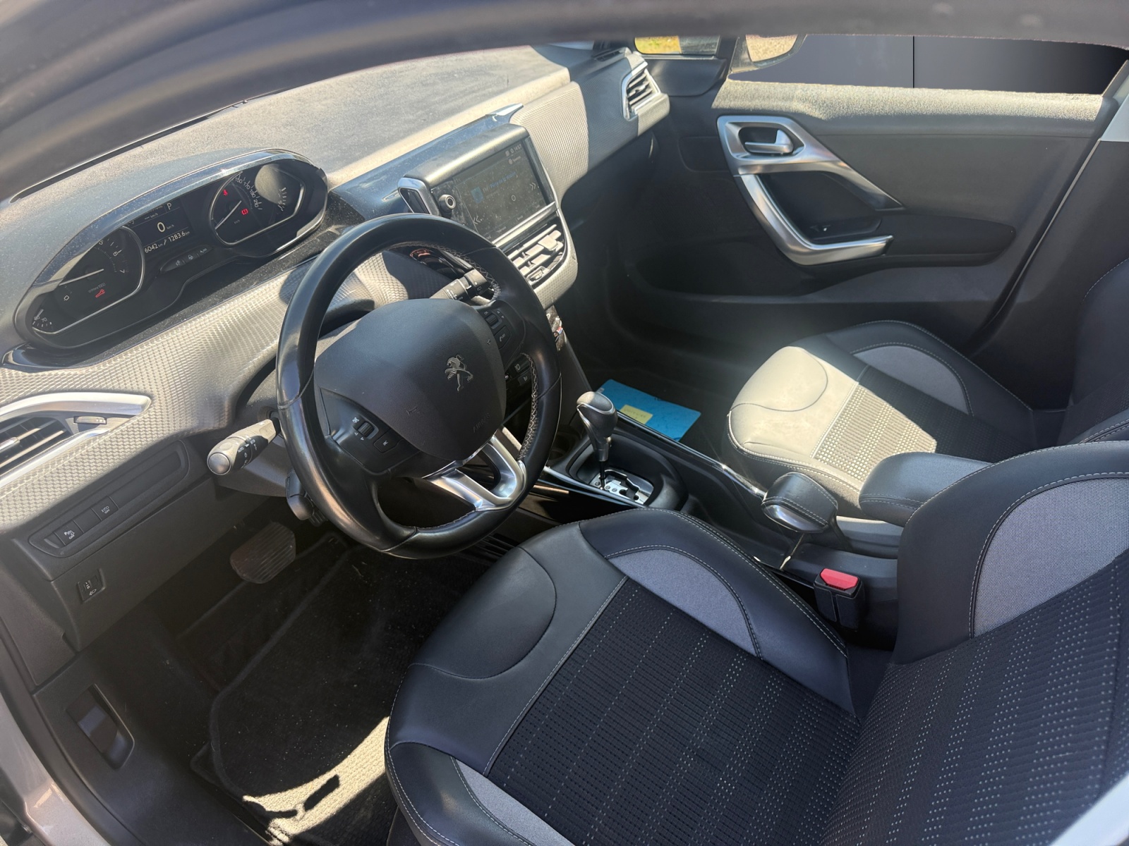Peugeot 2008 8