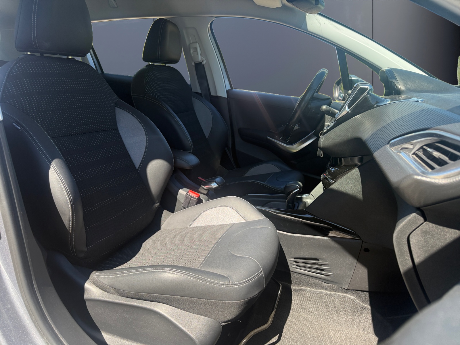 Peugeot 2008 12