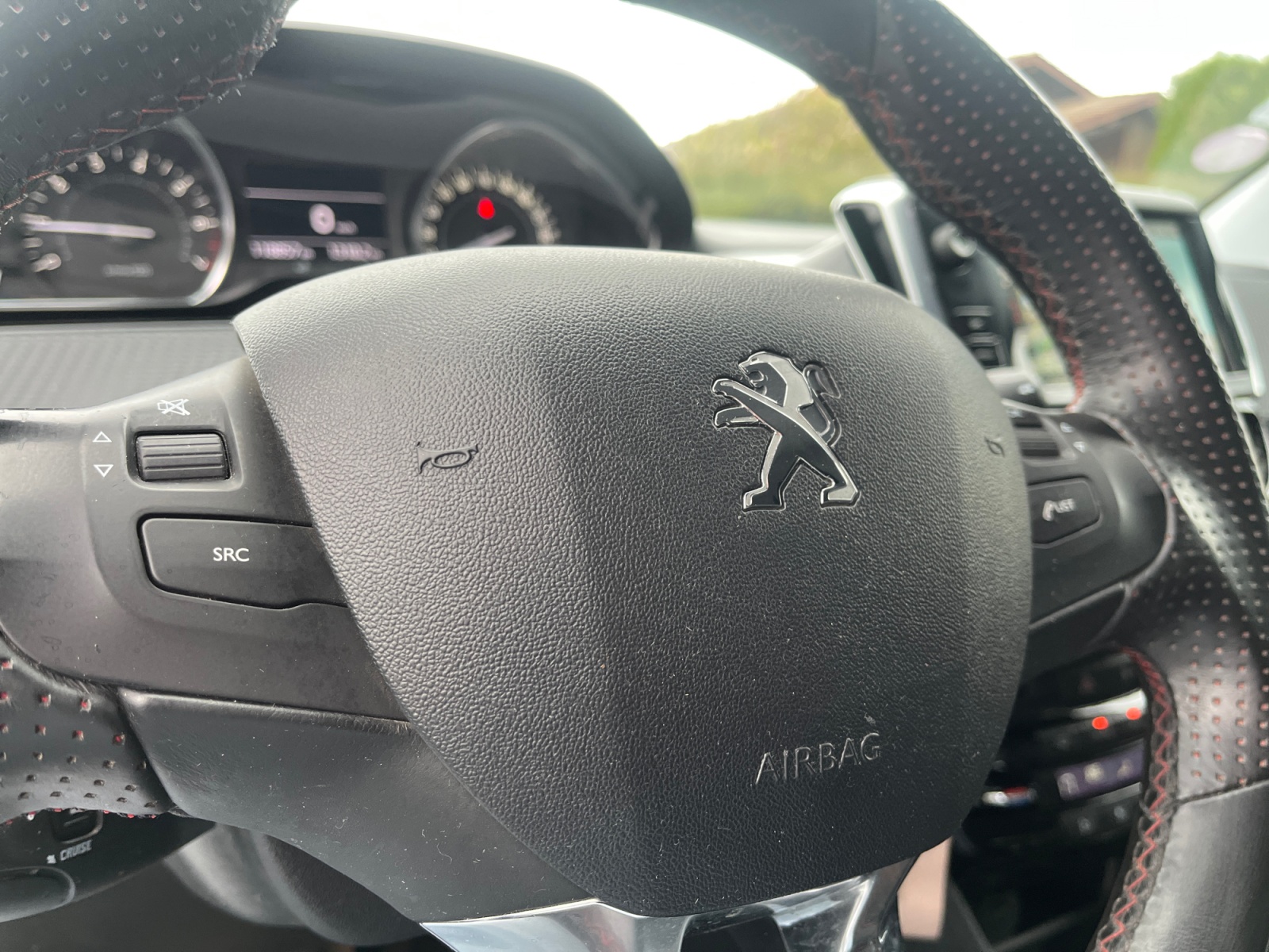 Peugeot 208 21
