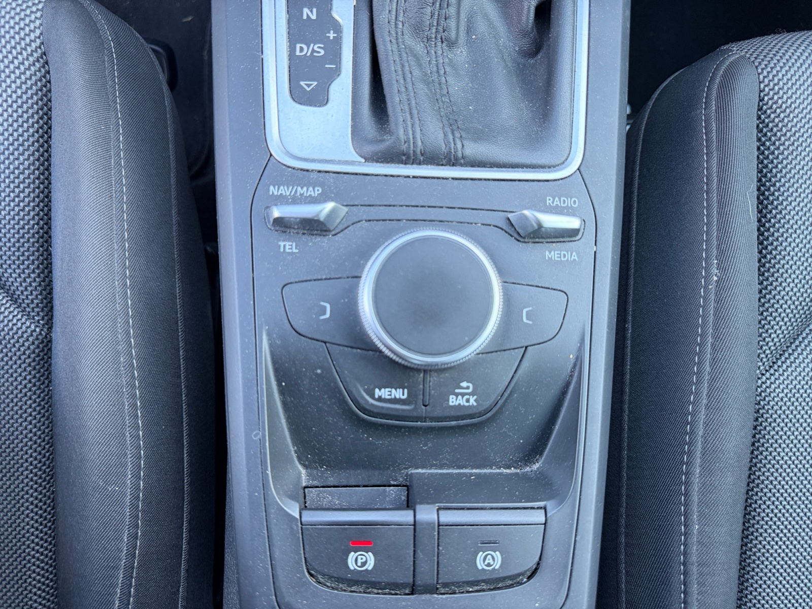 Audi Q2 25