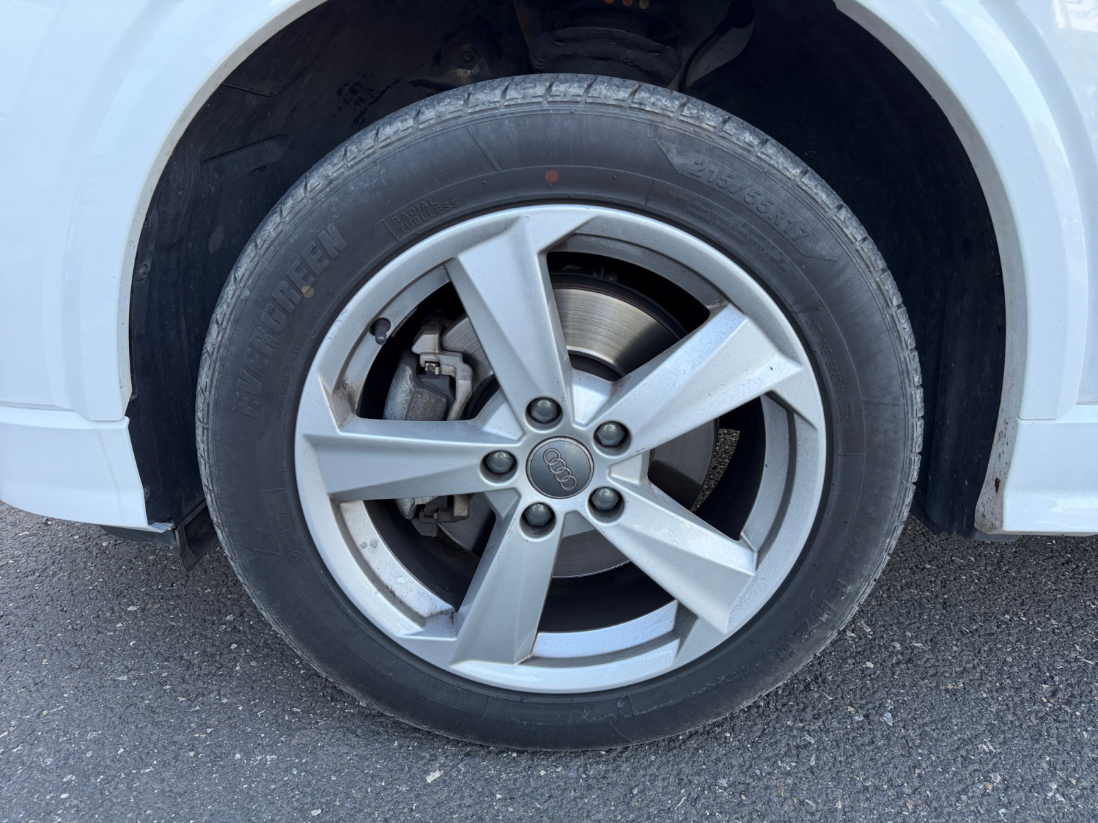 Audi Q2 27