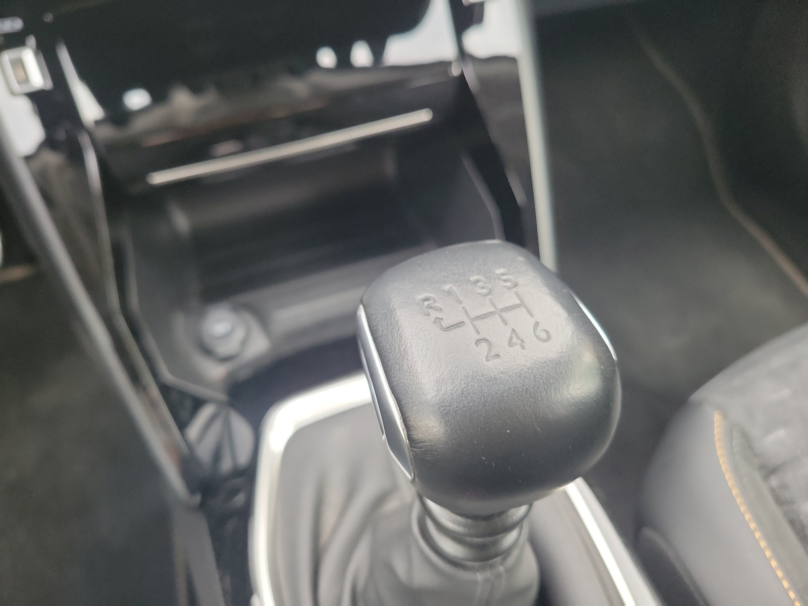 Peugeot 2008 23