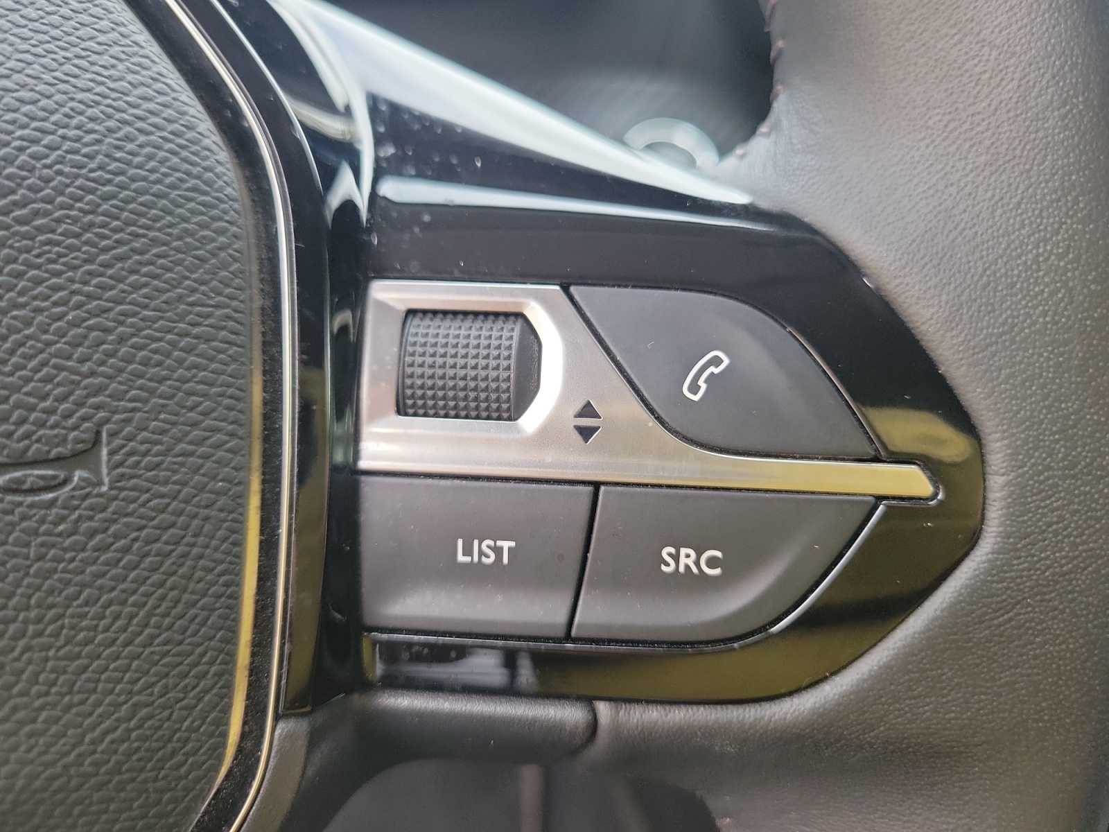 Peugeot 2008 30