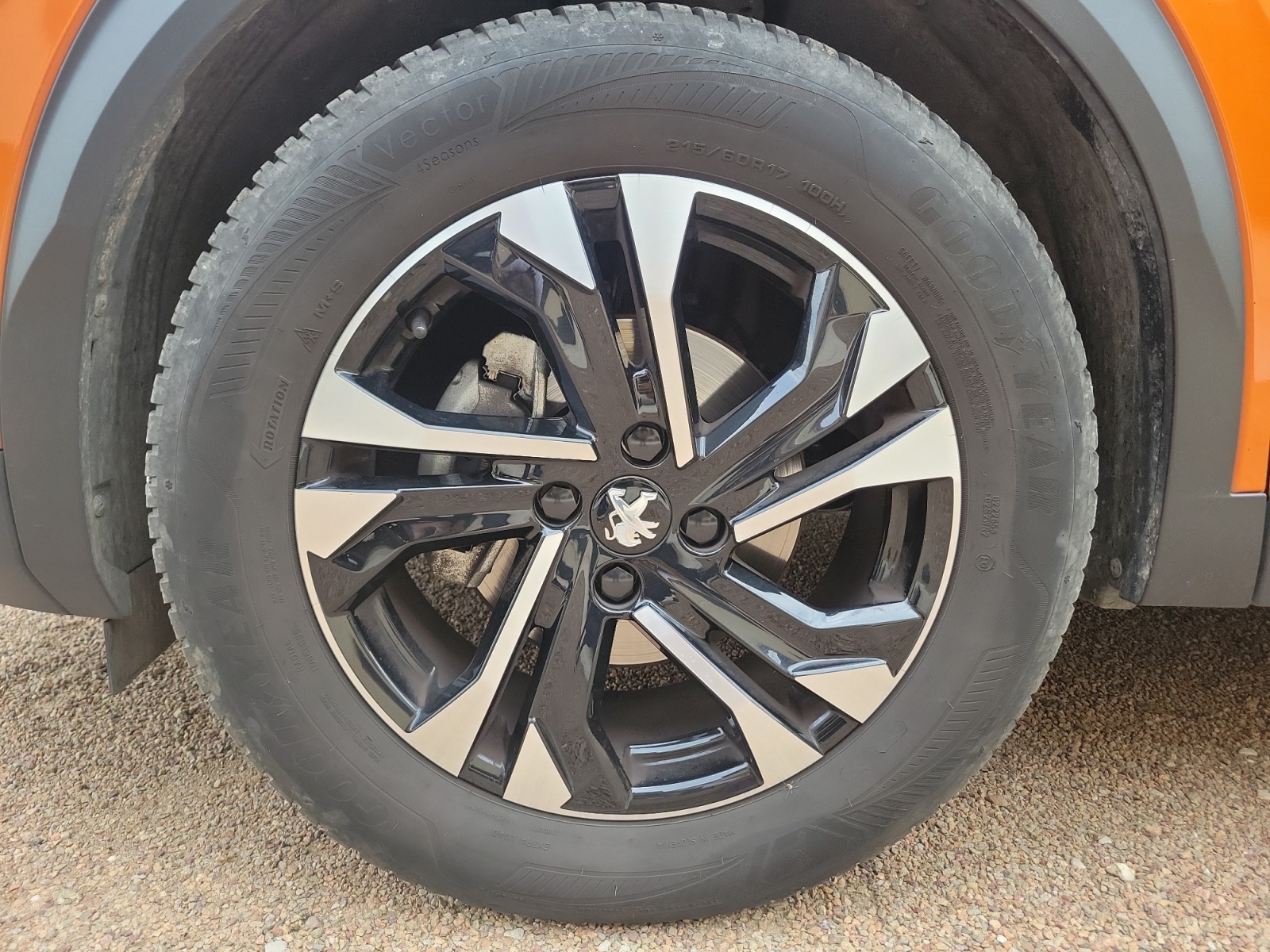 Peugeot 2008 8