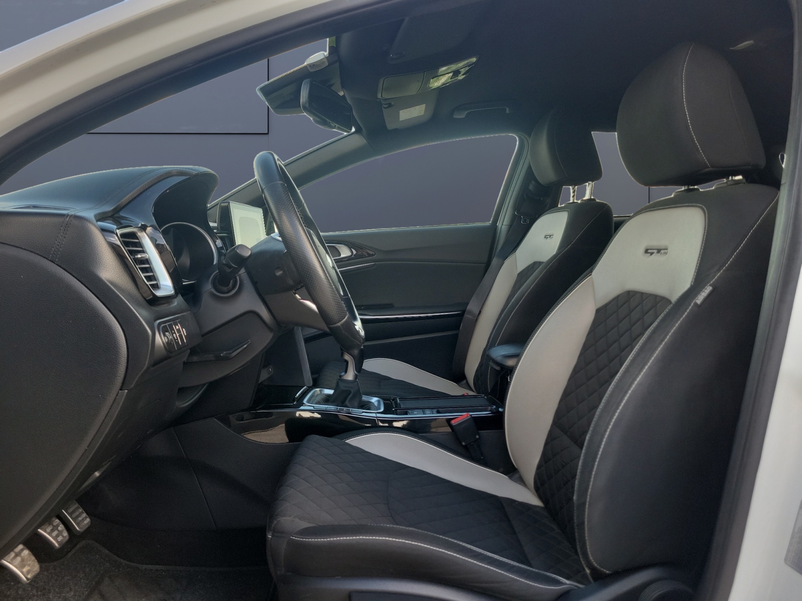 Kia Proceed 9