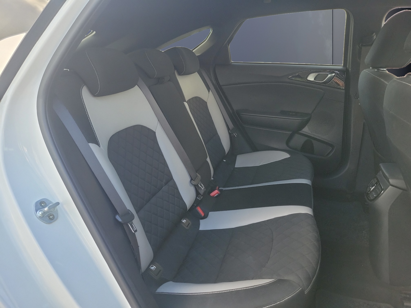 Kia Proceed 11