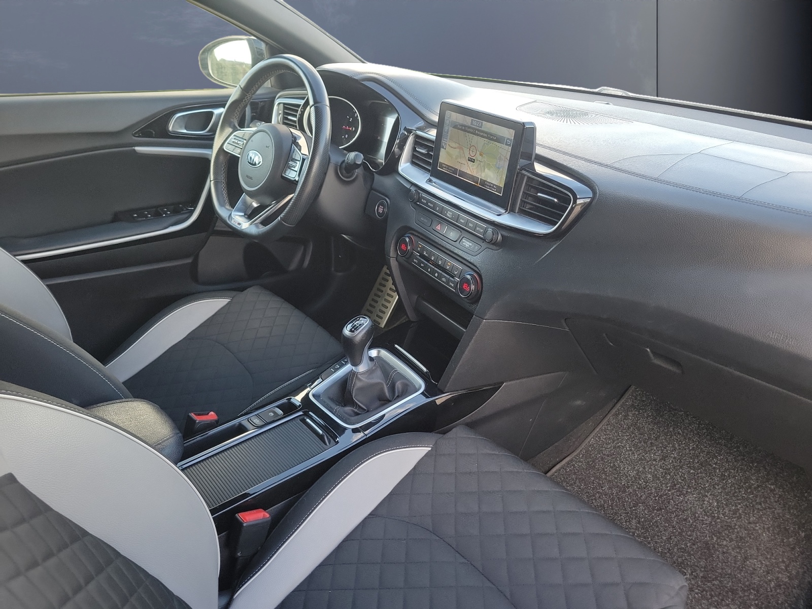 Kia Proceed 12