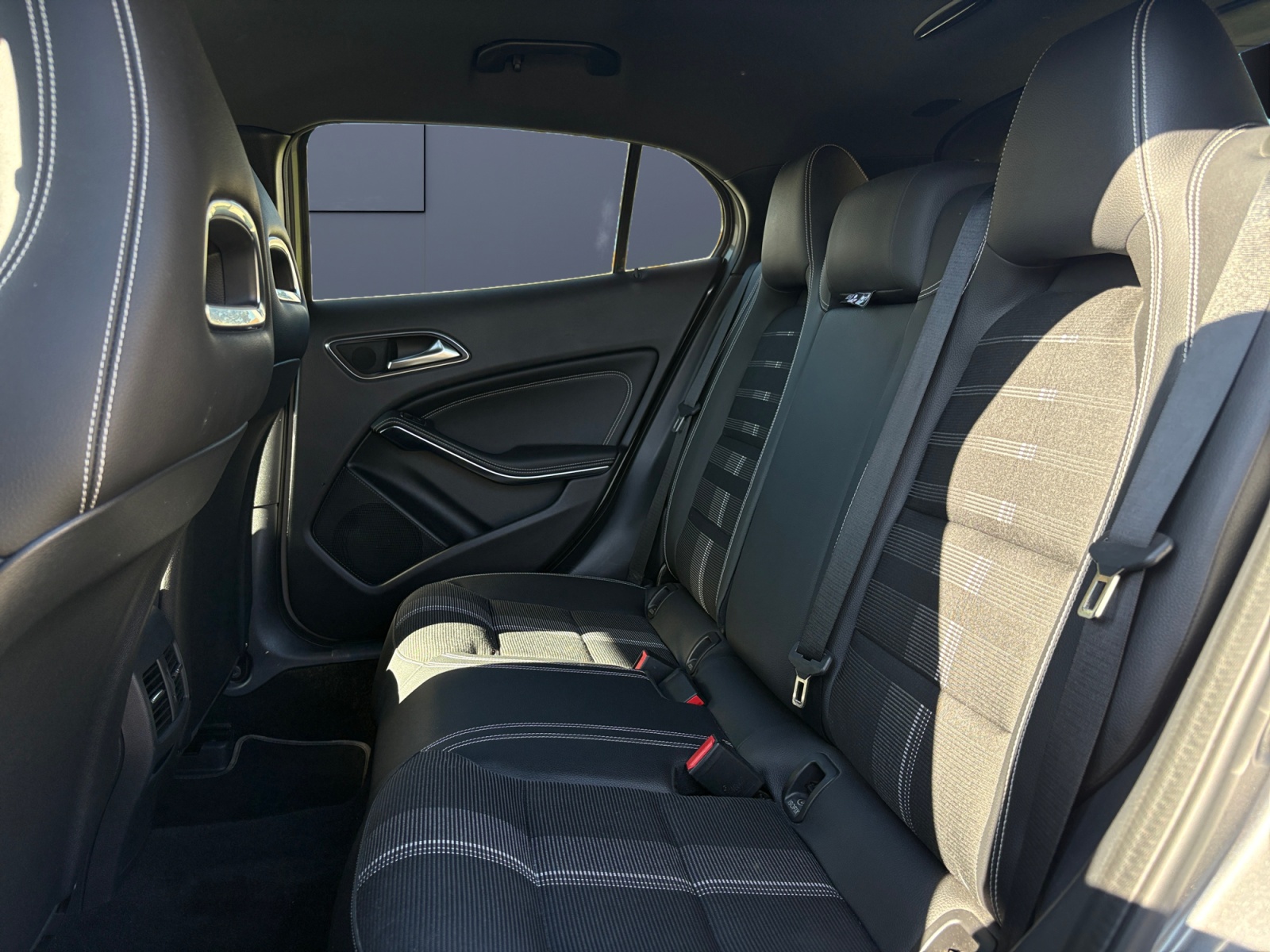 Mercedes-Benz Gla 10