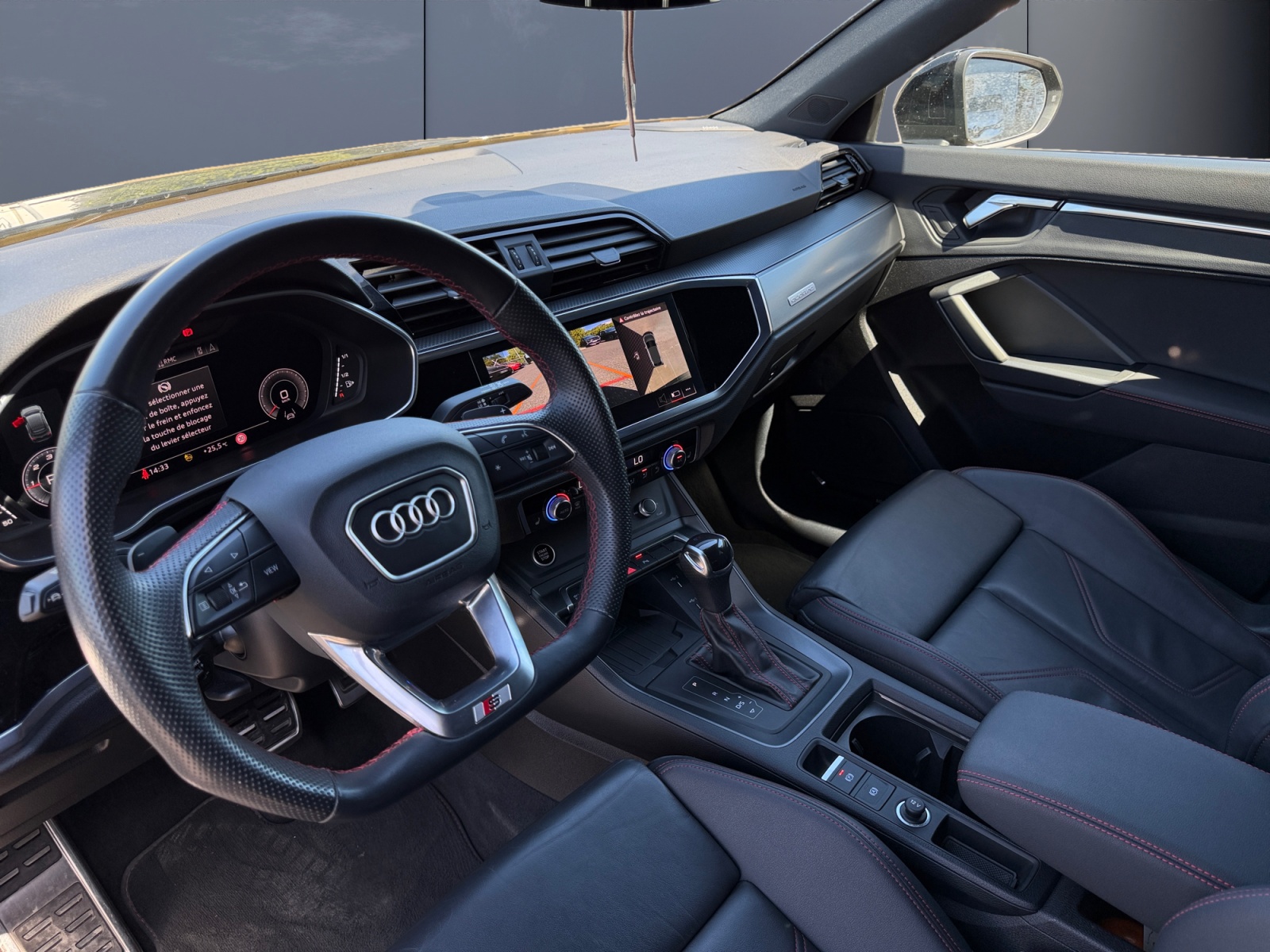 Audi Q3 8