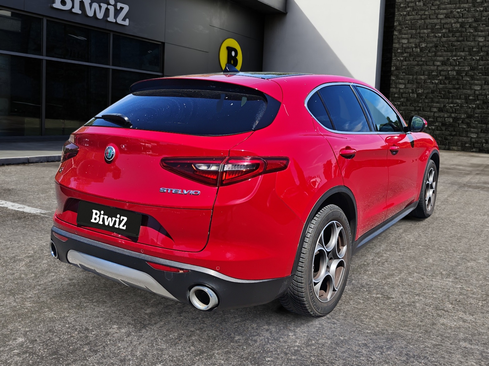 Alfa Romeo Stelvio 4
