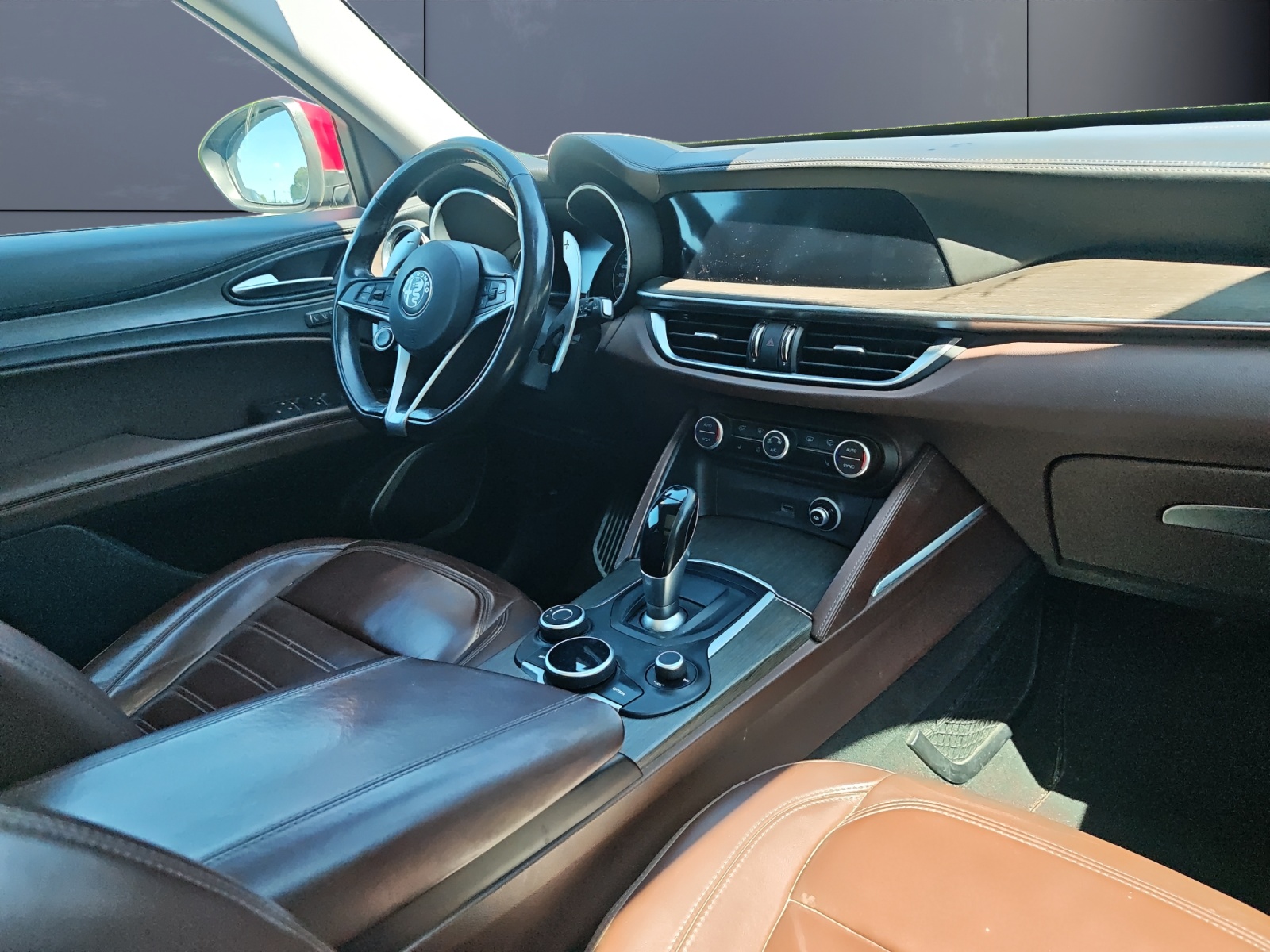 Alfa Romeo Stelvio 12