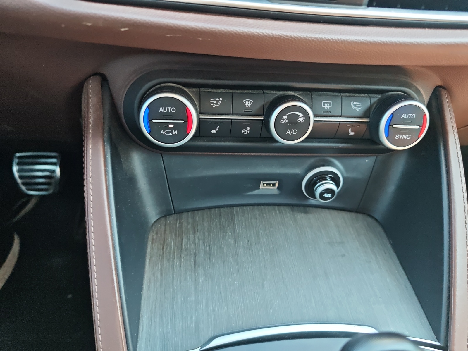 Alfa Romeo Stelvio 22