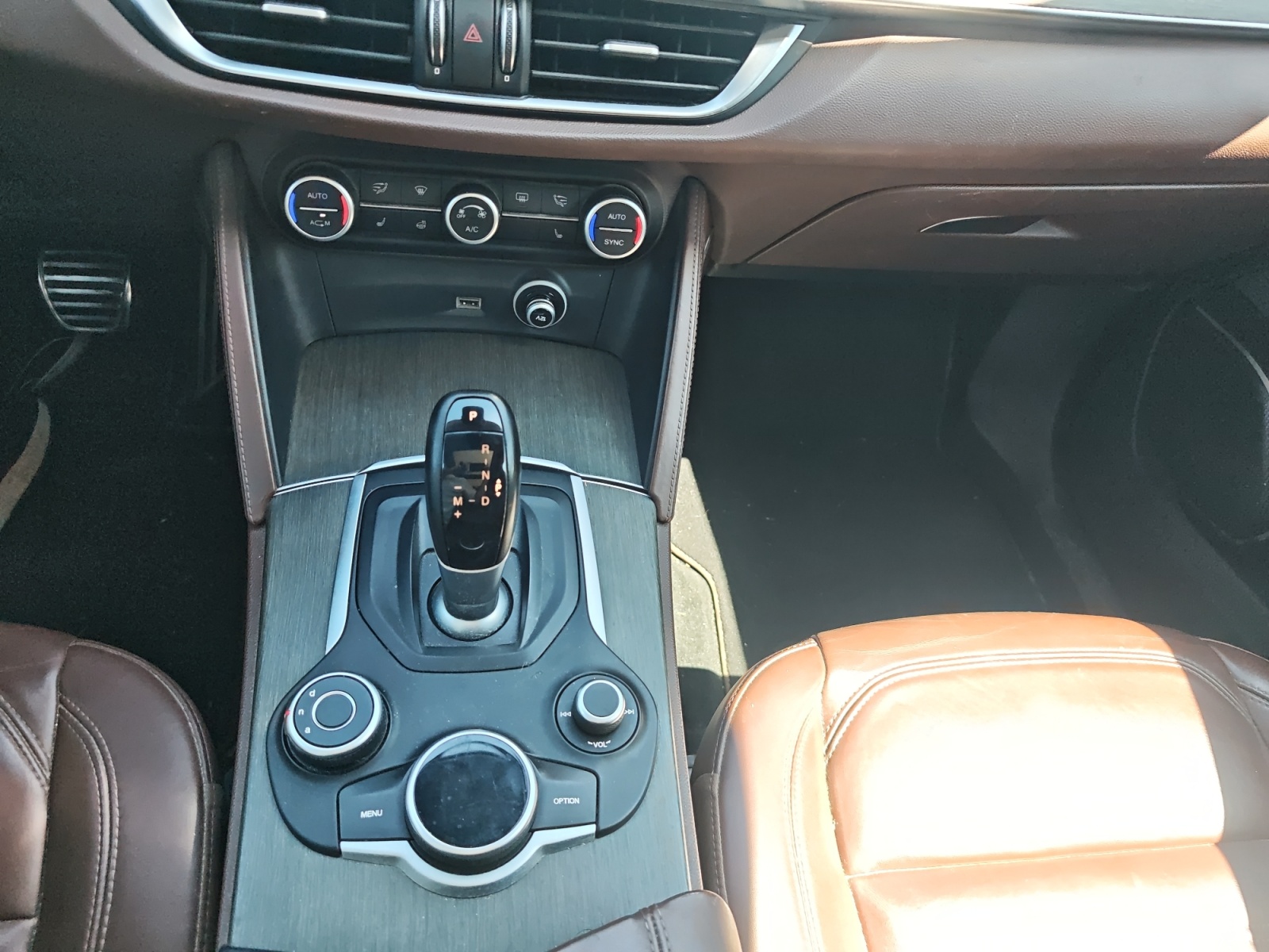 Alfa Romeo Stelvio 23