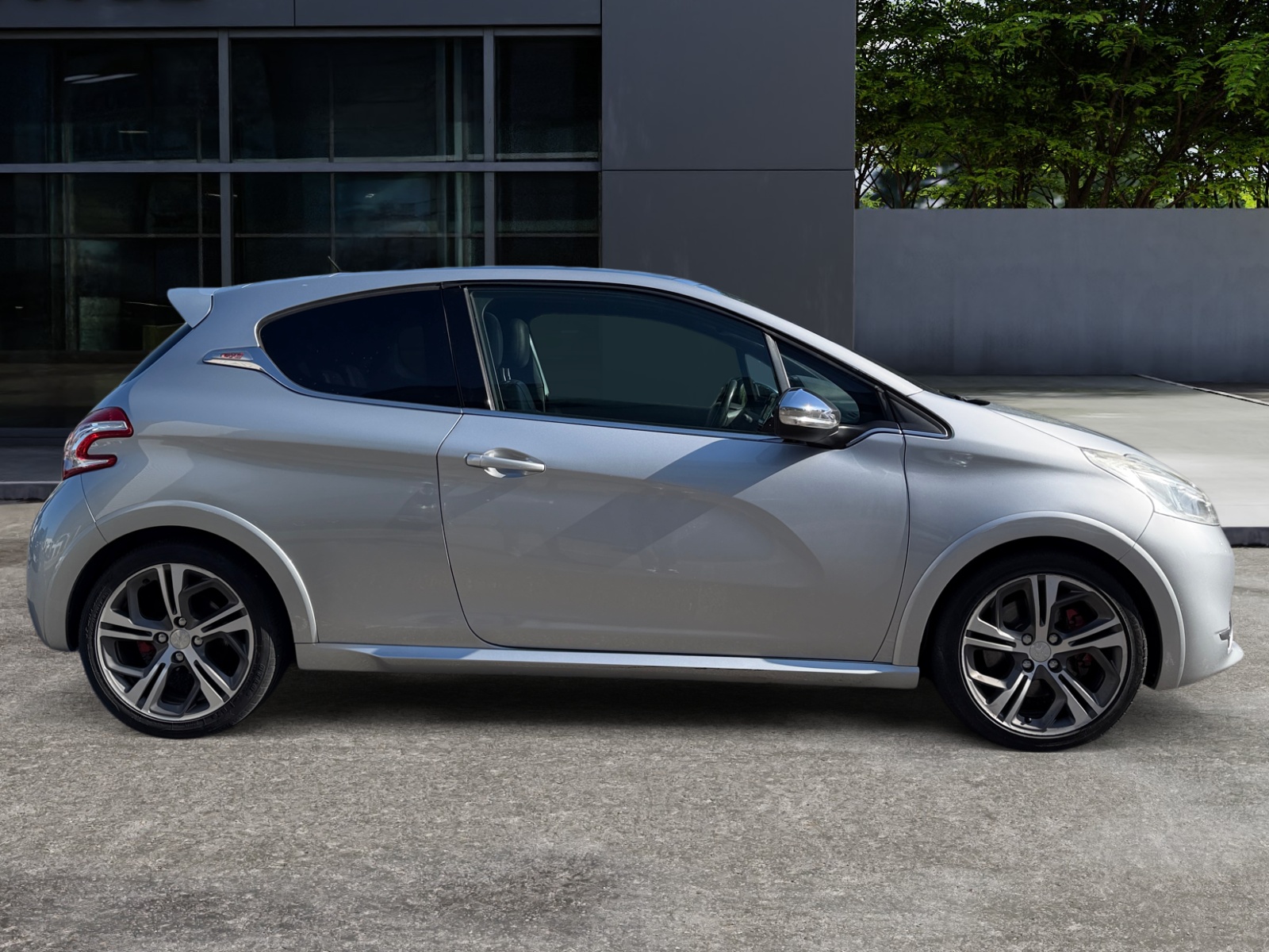 Peugeot 208 5