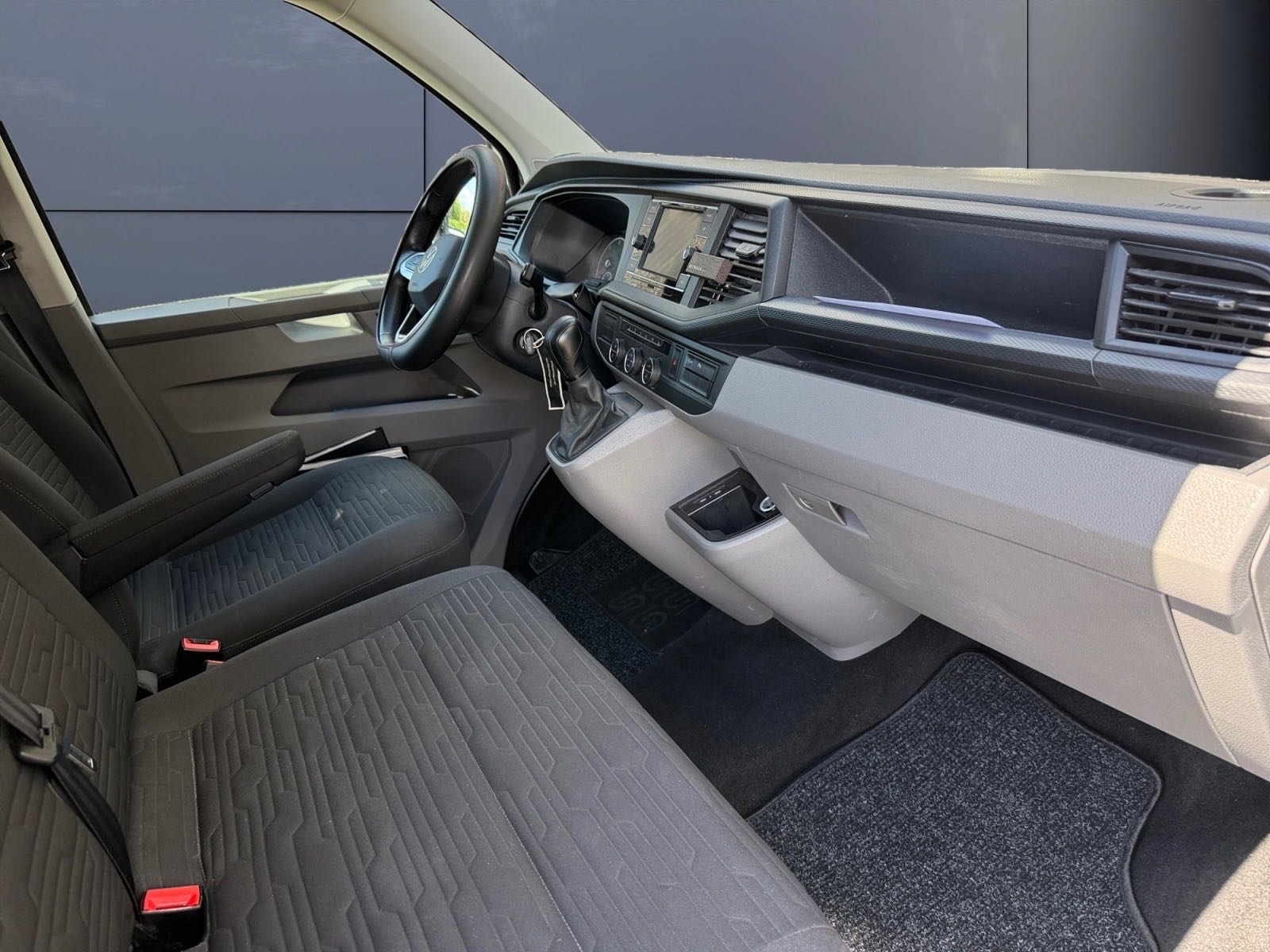 Volkswagen Caravelle 12