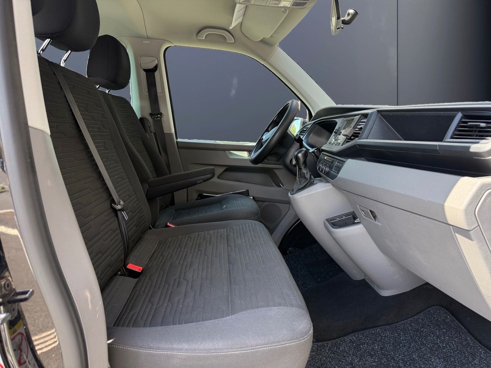 Volkswagen Caravelle 13