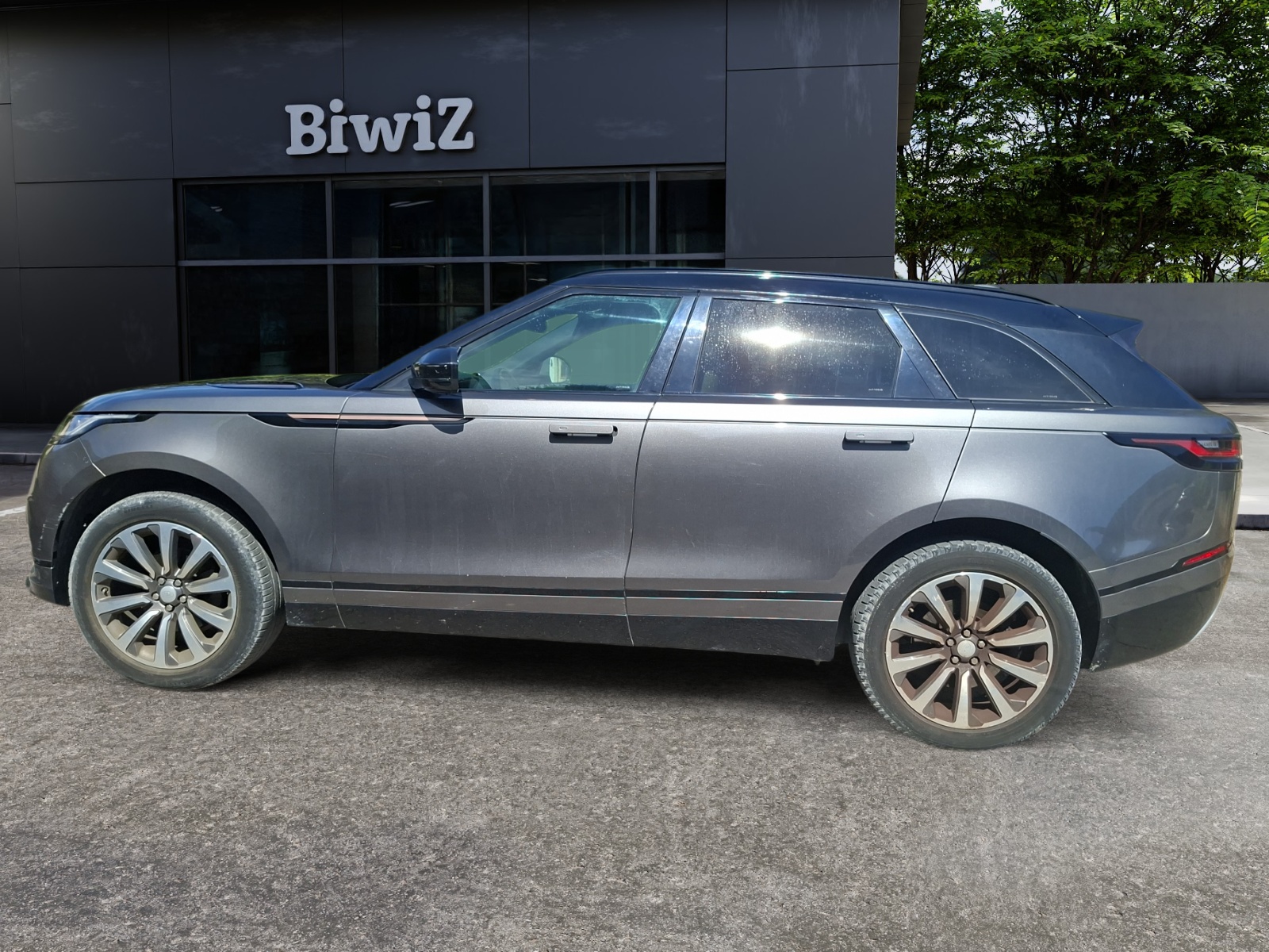 Land Rover Range Rover Velar 1